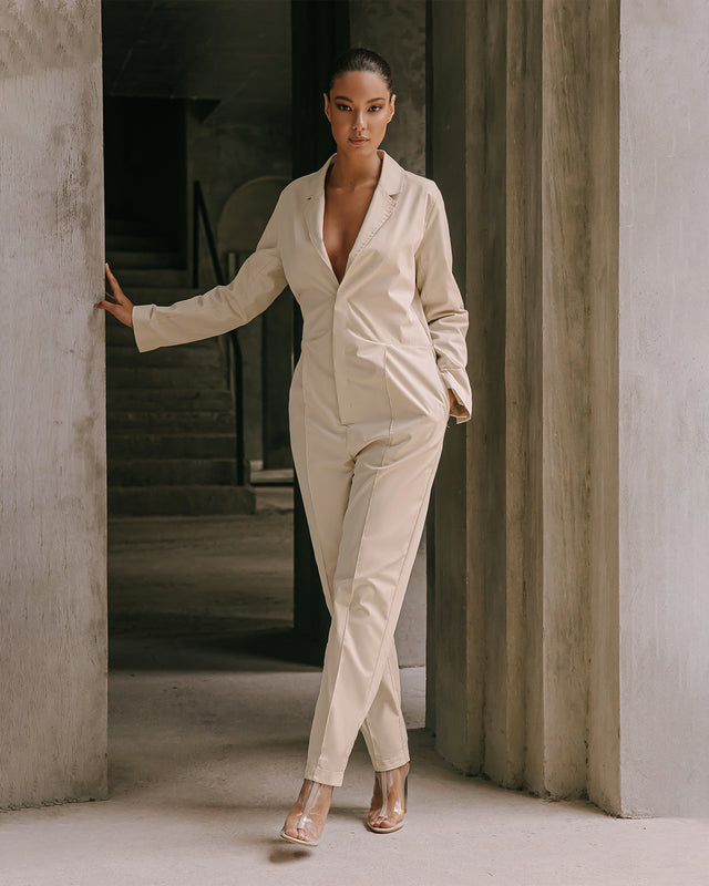 Combinaison ivoire chic et moderne, coupe ajustée, col à revers - Pantalons & combinaisons Mes Demoiselles - Image 1