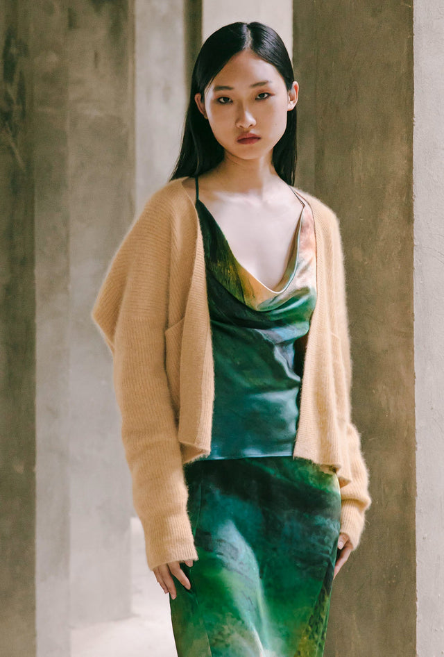 Cardigan beige doux, confortable et léger pour la détente - Pulls & gilets Mes Demoiselles - Image 1