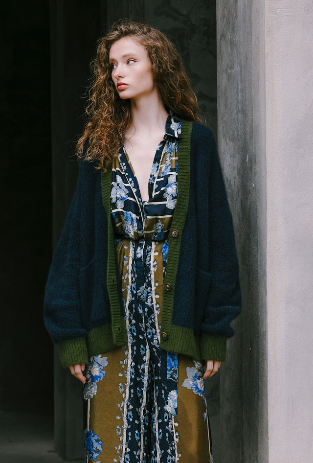 Cardigan bleu marine décontracté, style collège chic et confortable - Pulls & gilets Mes Demoiselles - Image 2