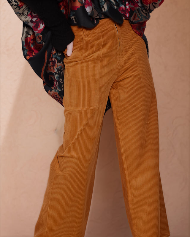 Pantalon rétro - chic ocre, velours côtelé, coupe large et droite - Pantalons & combinaisons Mes Demoiselles - Image 2