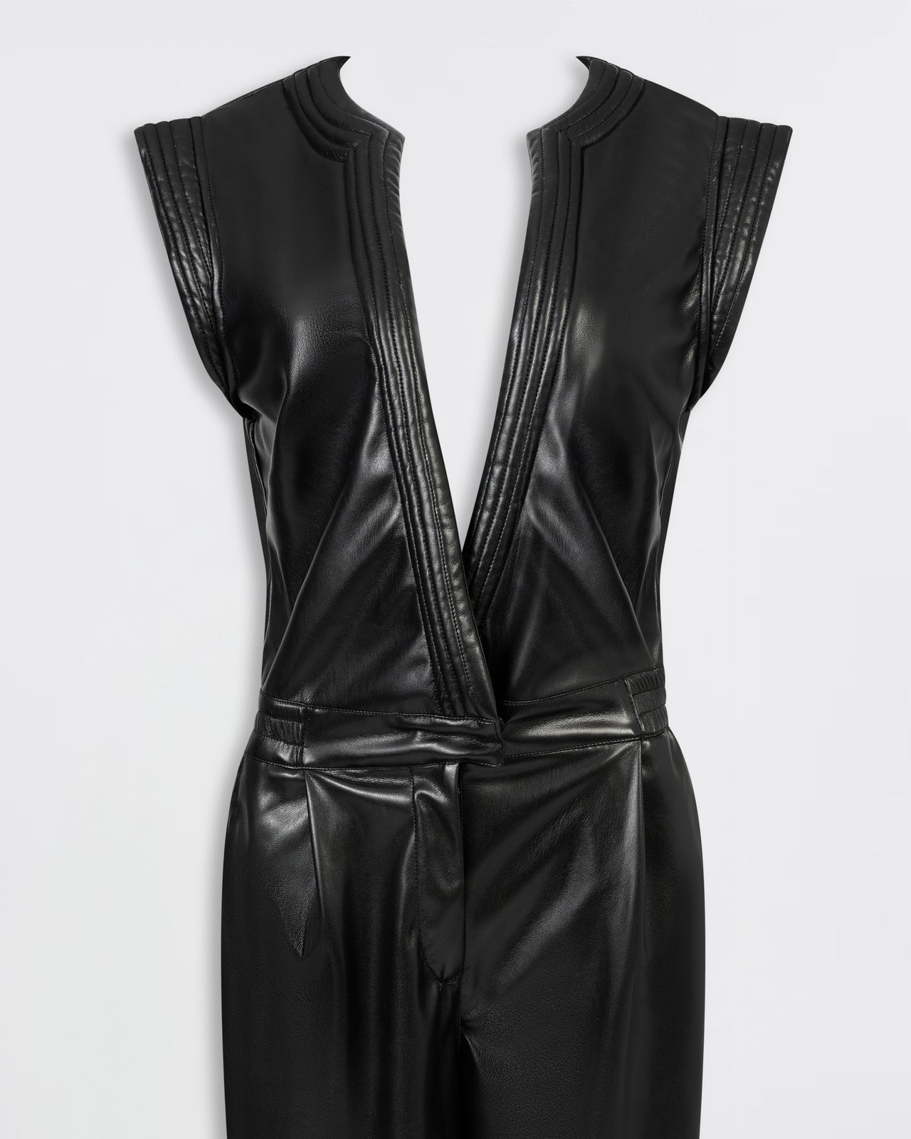 Combinaison faux-cuir à manches courtes volantes : Pantalons & combinaisons Mes Demoiselles - Image 2