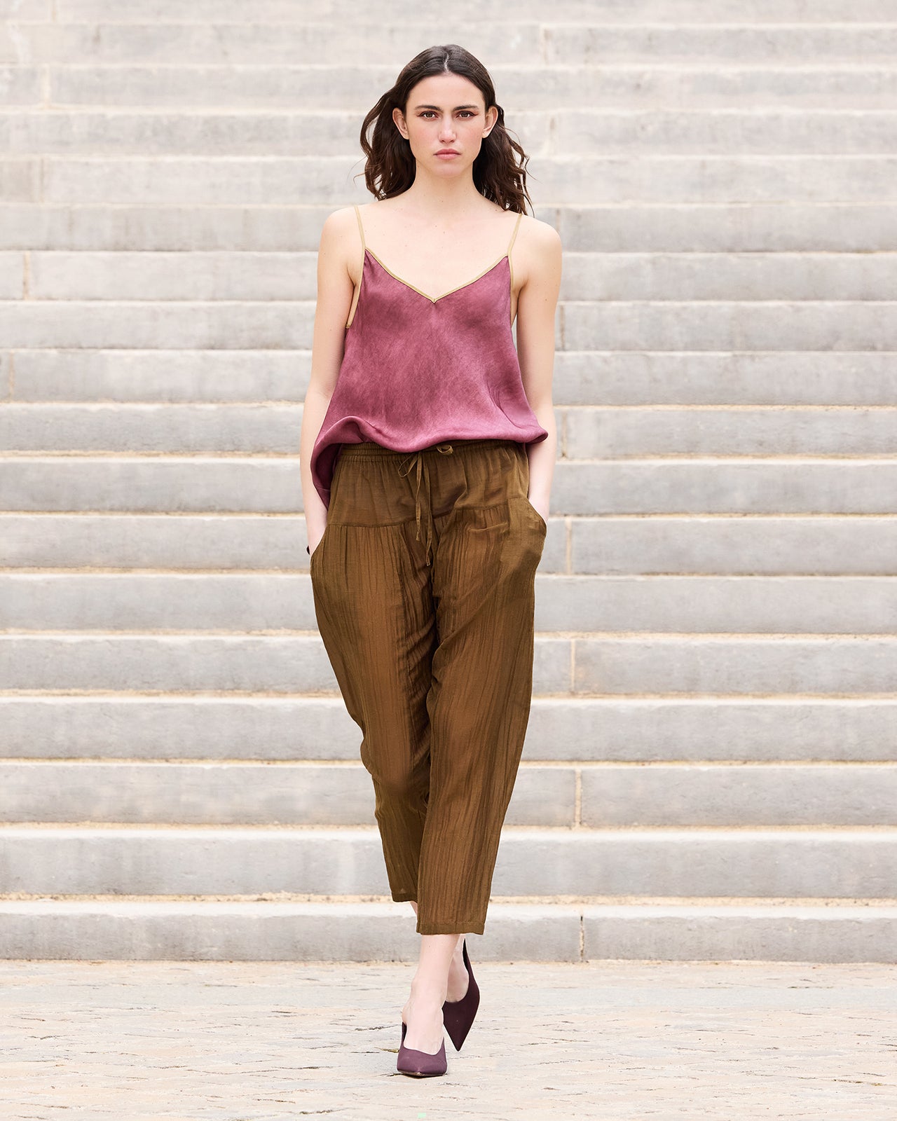 Pantalon sarouel en gaze de coton et soie kaki : Pantalons & combinaisons Mes Demoiselles - Image 1