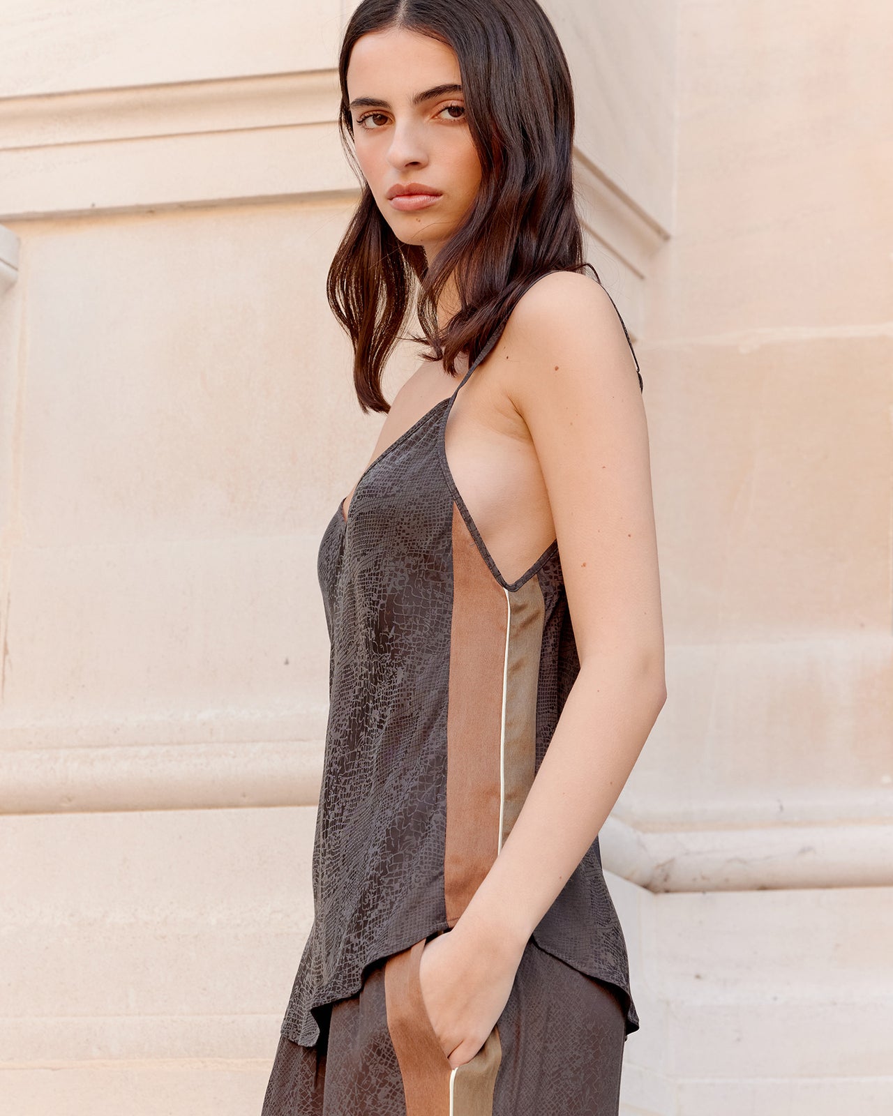 Top Loane - Black - Image 5