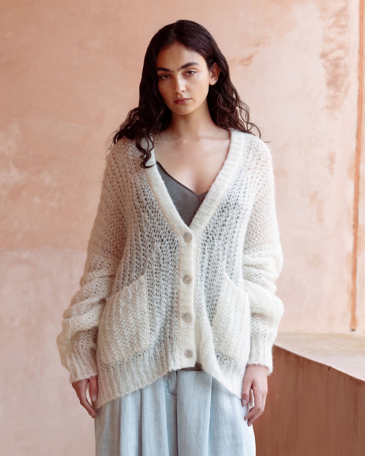 Cardigan ivoire en alpaga brossé : Pulls & gilets Mes Demoiselles - Image 3