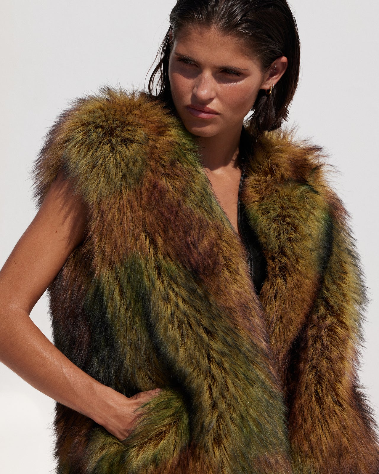 Gilet court sans manches en fausse fourrure kaki doublure léopard : Manteaux & vestes Mes Demoiselles - Image 3