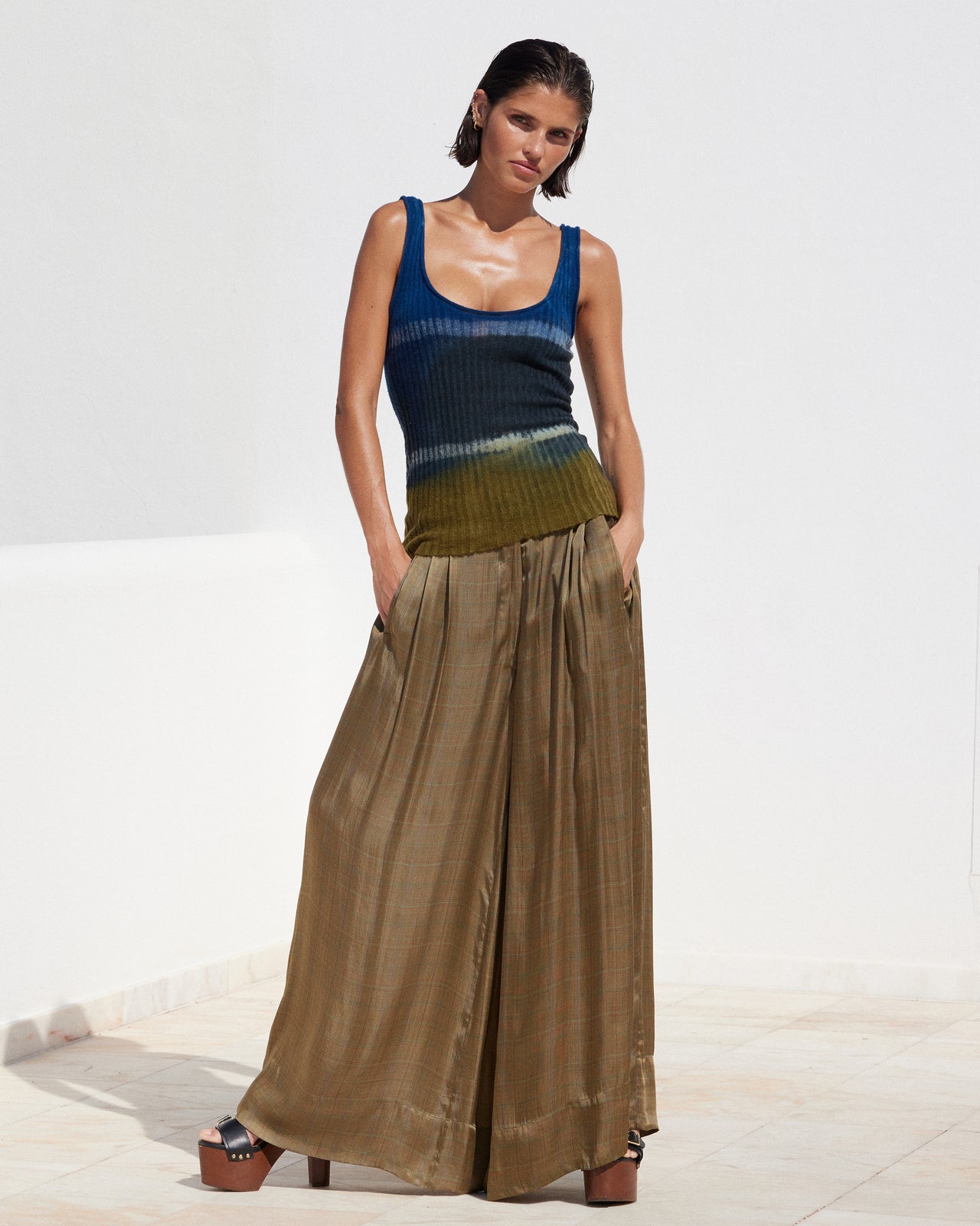 Pantalon ample en viscose satin - carreaux anglais : Pantalons & combinaisons Mes Demoiselles - Image 1