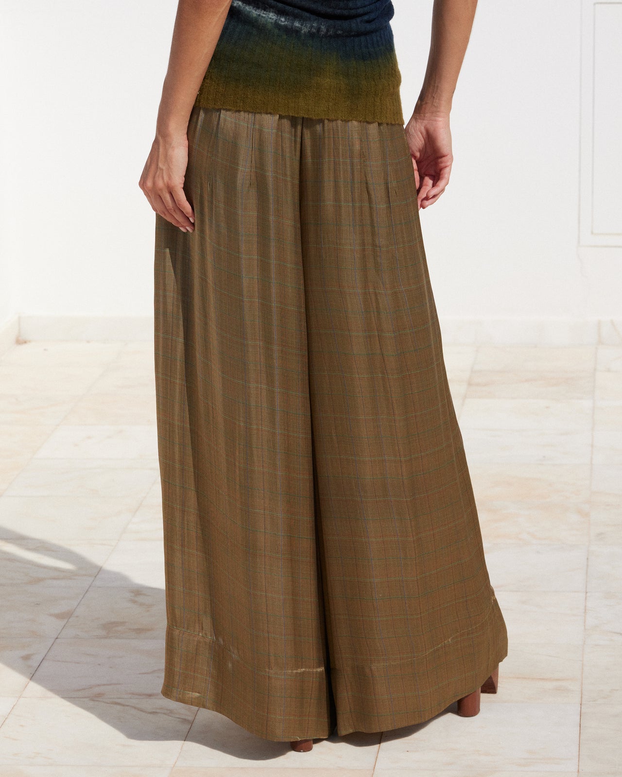 Pantalon Brisa - Kaki : Pantalon ample en viscose satin - carreaux anglais Mes Demoiselles - Image 5