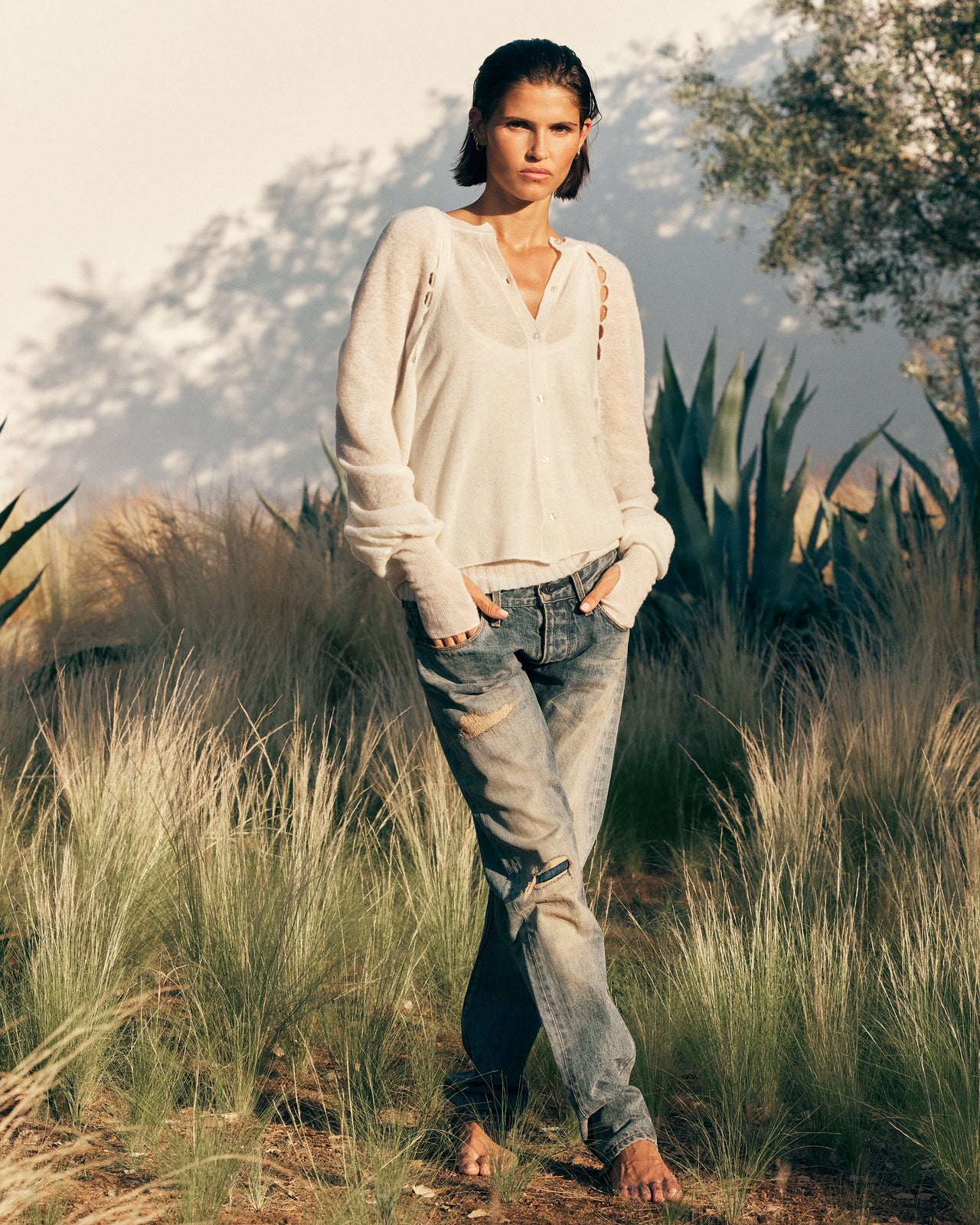 Cardigan ivoire – Détails Ajourés & Finitions Soignées : Pulls & gilets Mes Demoiselles - Image 1