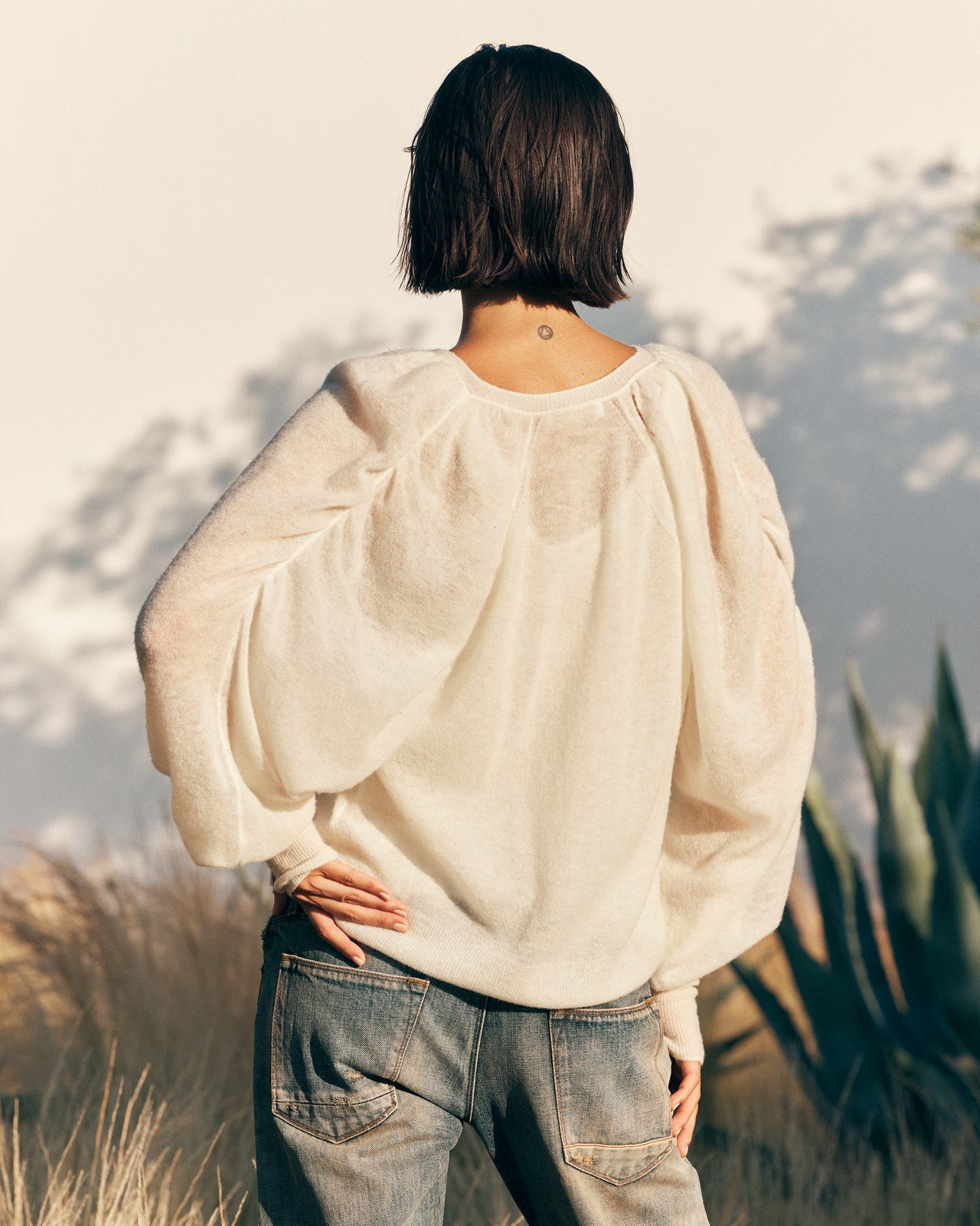 Cardigan Carnation - Ivoire : Cardigan ivoire – Détails Ajourés & Finitions Soignées Mes Demoiselles - Image 5