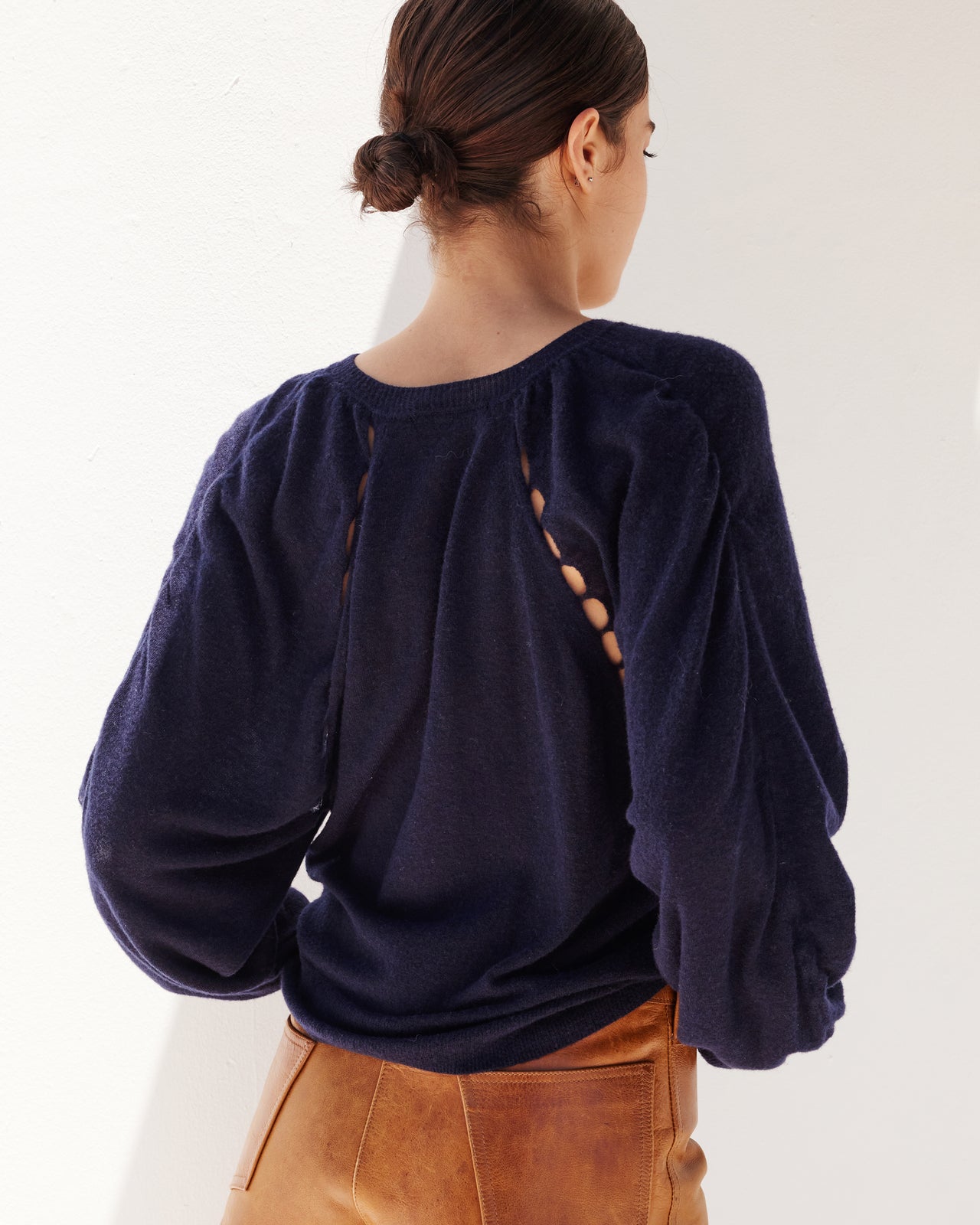 Cardigan Carnation Bleu Marine : Cardigan navy– Détails Ajourés & Finitions Soignées Mes Demoiselles - Image 4