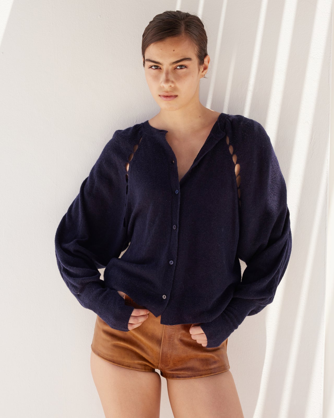 Cardigan Carnation Bleu Marine : Cardigan navy– Détails Ajourés & Finitions Soignées Mes Demoiselles - Image 5