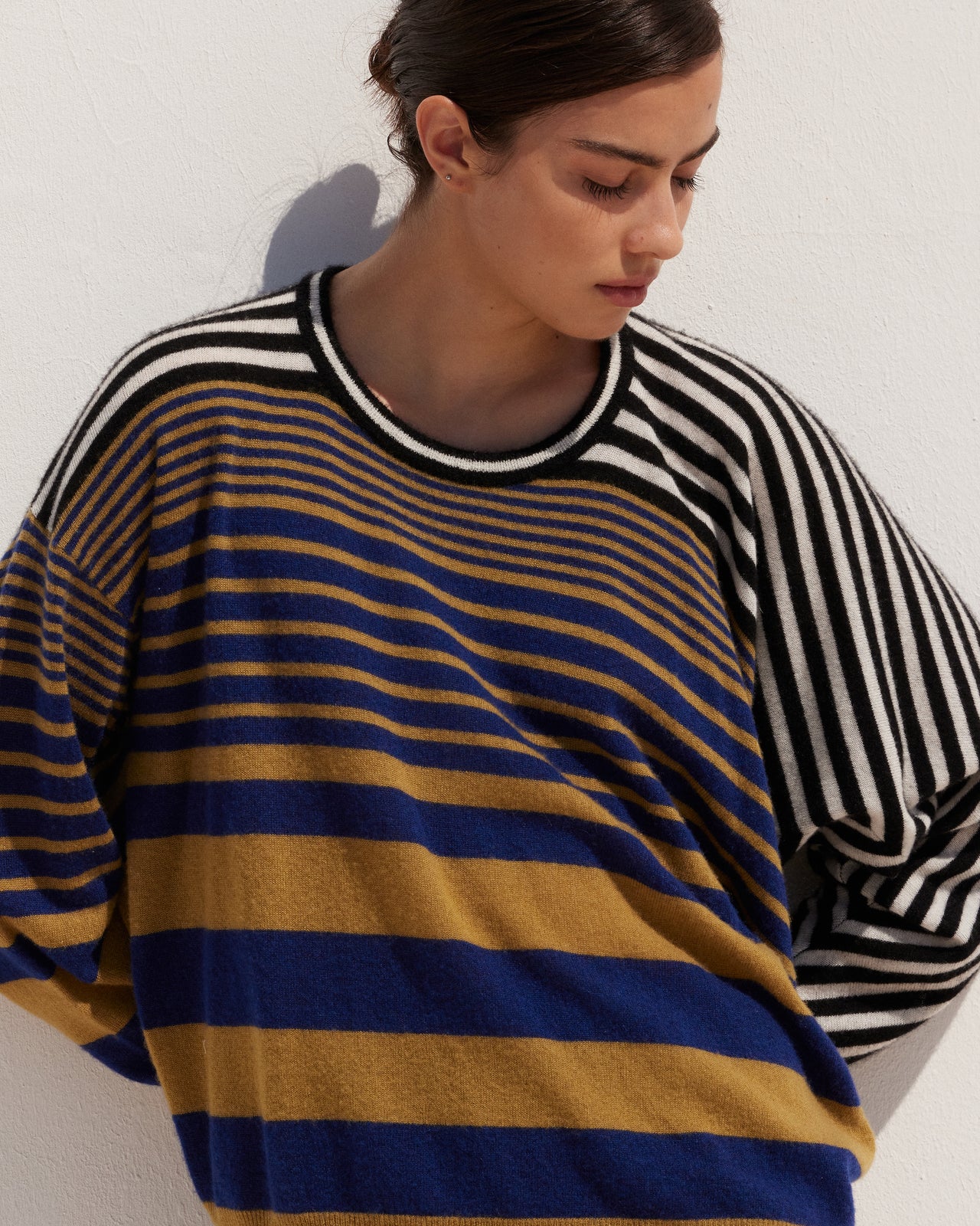 Pull Cashia - Bleu Marine : Pull asymétrique en cachemire et soie Mes Demoiselles - Image 6