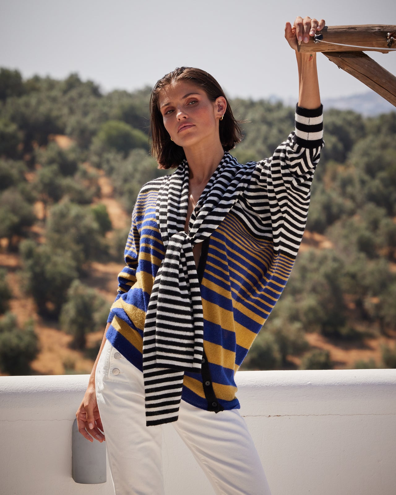 Cardigan asymétrique en cachemire et soie - écharpe intégrée : Pulls & gilets Mes Demoiselles - Image 3