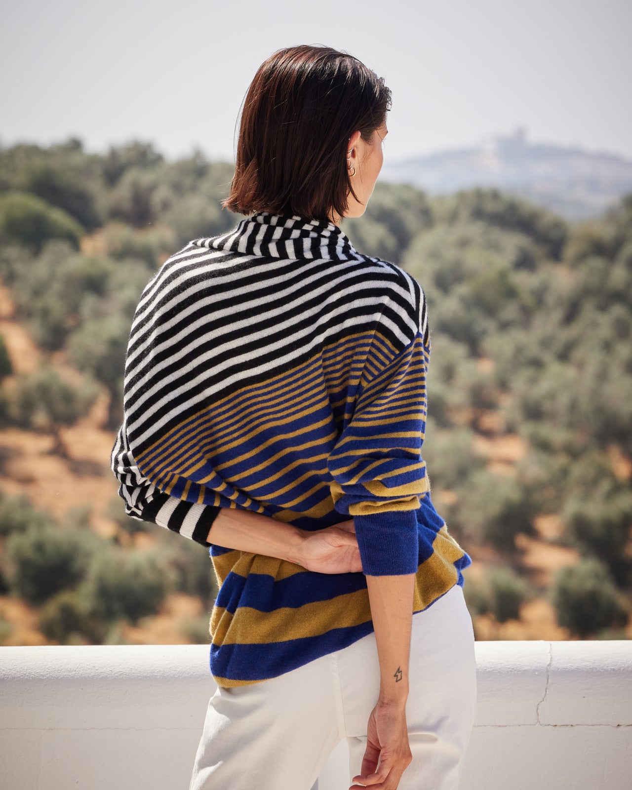 Pull Cashima Bleu Marine : Cardigan asymétrique en cachemire et soie écharpe intégrée Mes Demoiselles - Image 5