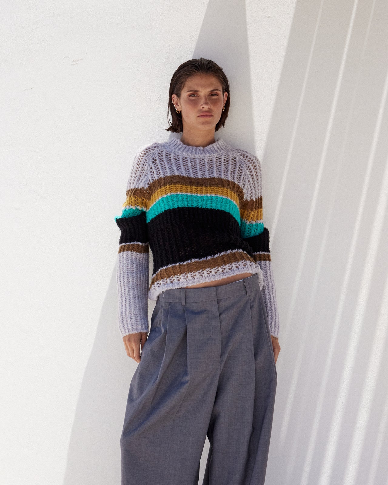 Pull Curt - Gris : Pullover en laine rayée ajourée - Gris Noir Mes Demoiselles - Image 6