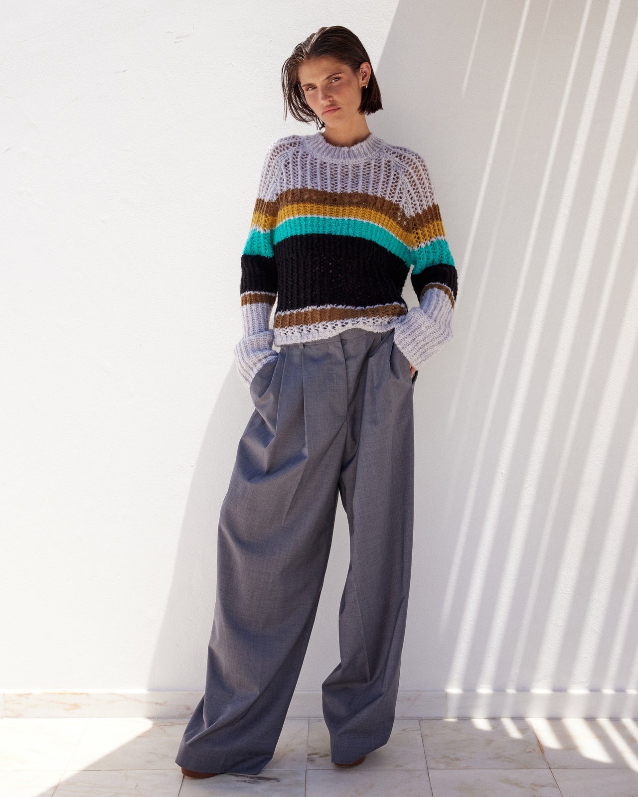 Pullover en laine rayée ajourée - Gris Noir : Pulls & gilets Mes Demoiselles - Image 1