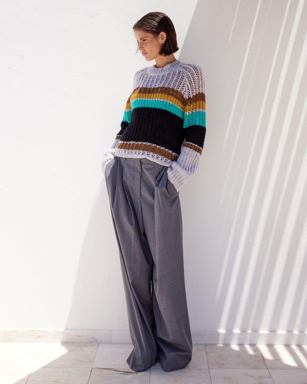 Pull Curt - Gris : Pullover en laine rayée ajourée - Gris Noir Mes Demoiselles - Image 4