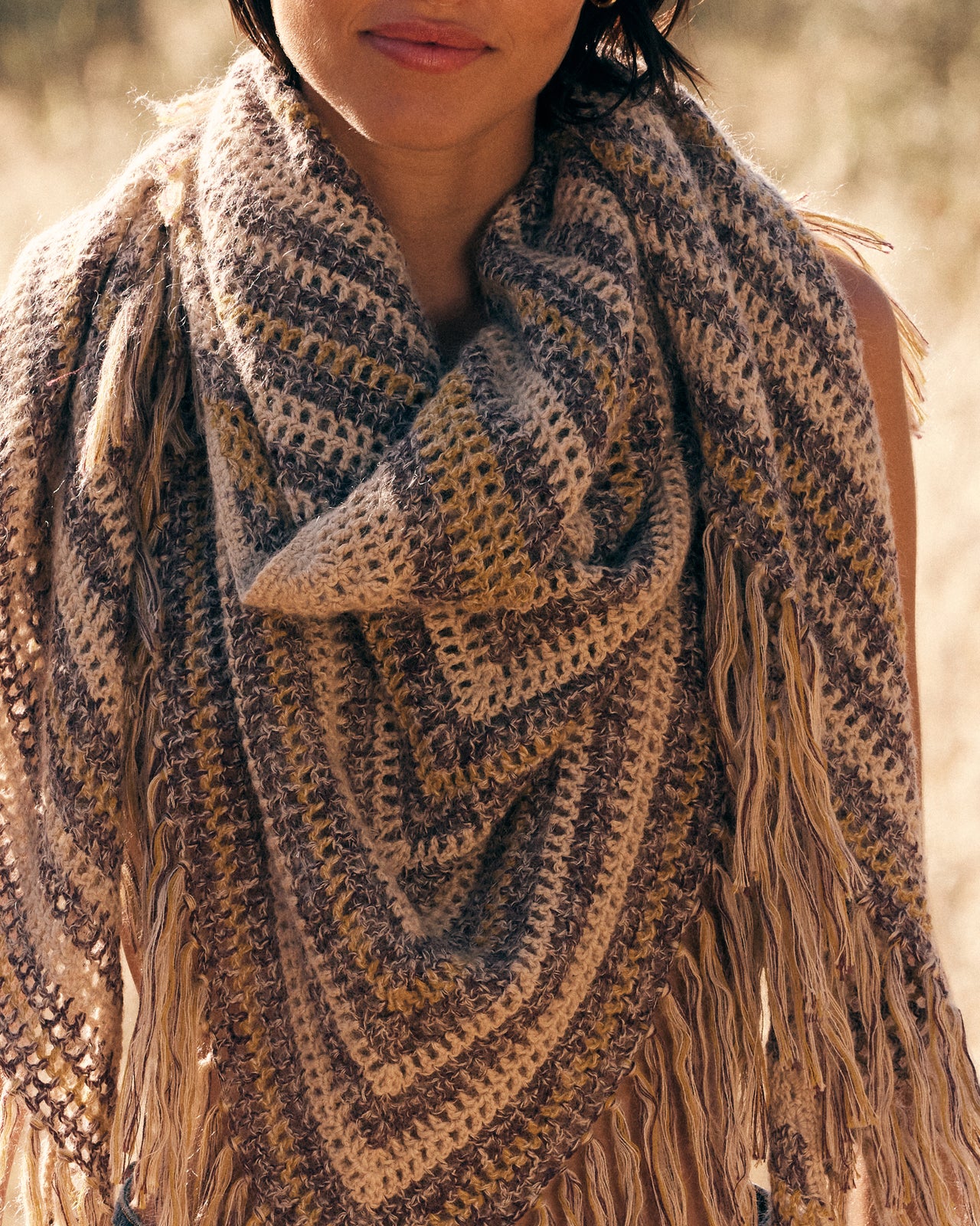 Foulard Dicarlo Jaune : Châle en mohair purple et jaune crocheté main douceur enveloppante Mes Demoiselles - Image 5