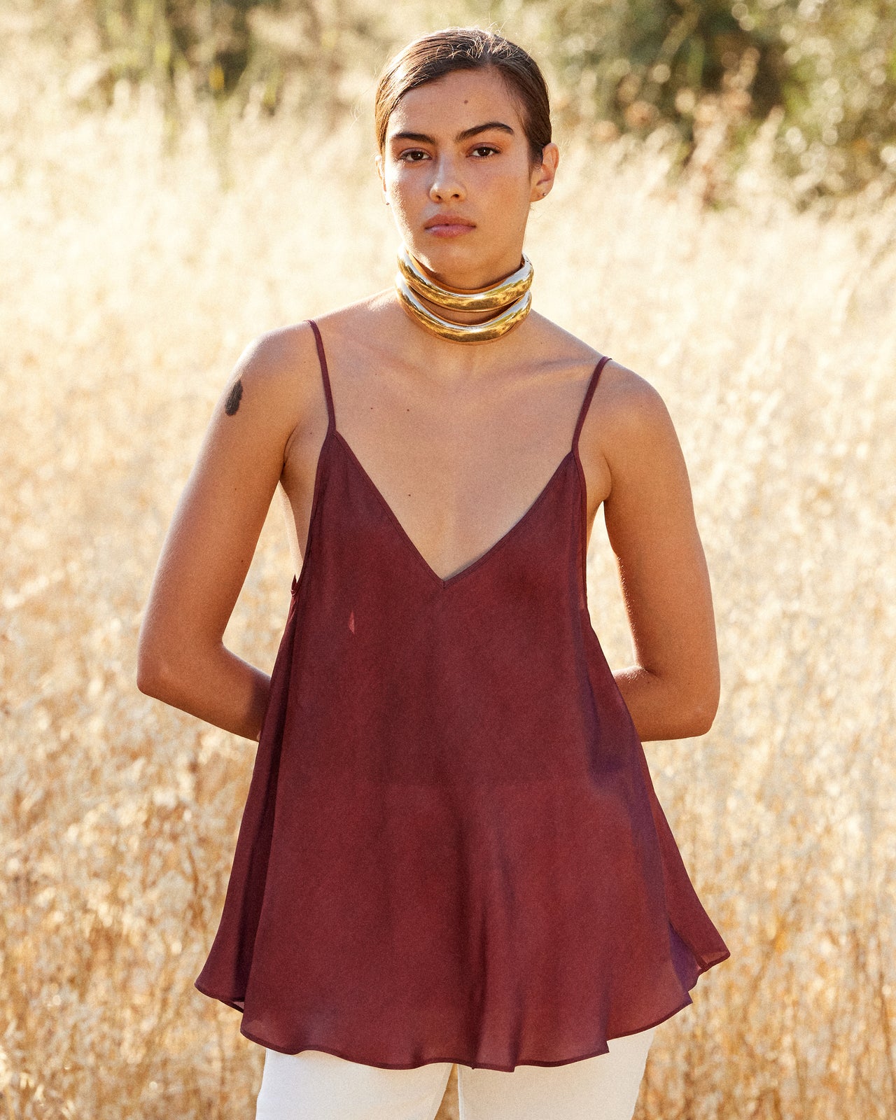 Top Malia - Cognac : Délicat Top en Soie – Couleur Rouge Foncé Mes Demoiselles - Image 4