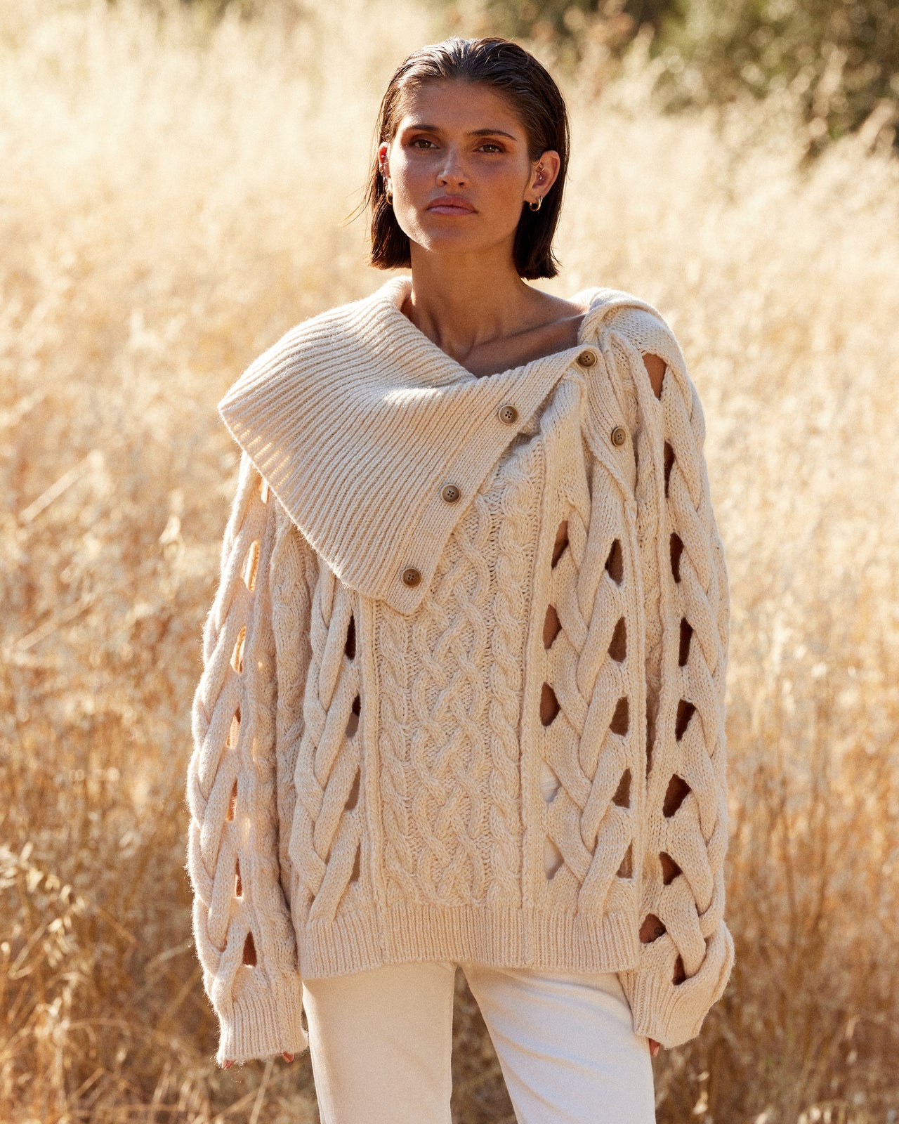 Pull Mana - Ivoire : Pull écru à grosses torsades ajourées – charme naturel Mes Demoiselles - Image 5