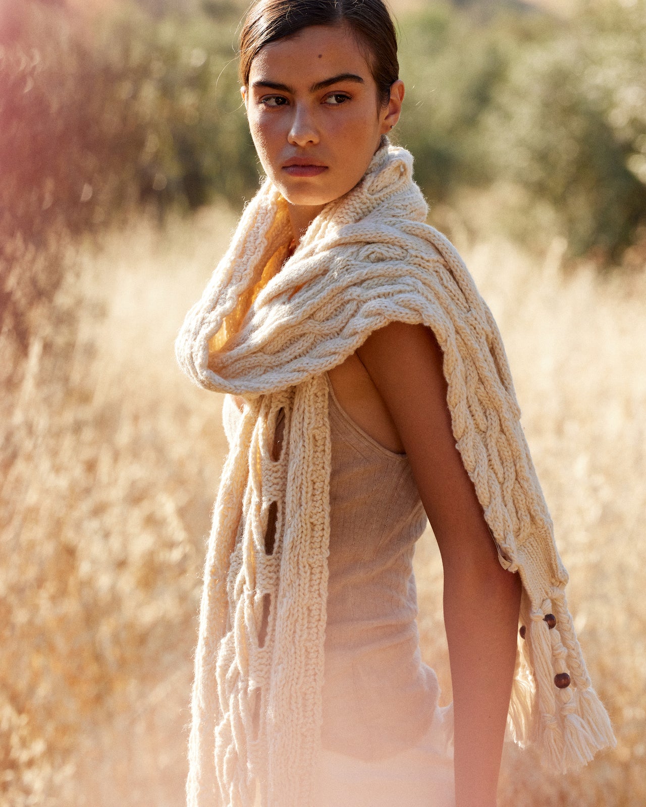 Foulard Manan - Ivoire : Écharpe longue en grosses torsades ajourées – écru Mes Demoiselles - Image 6