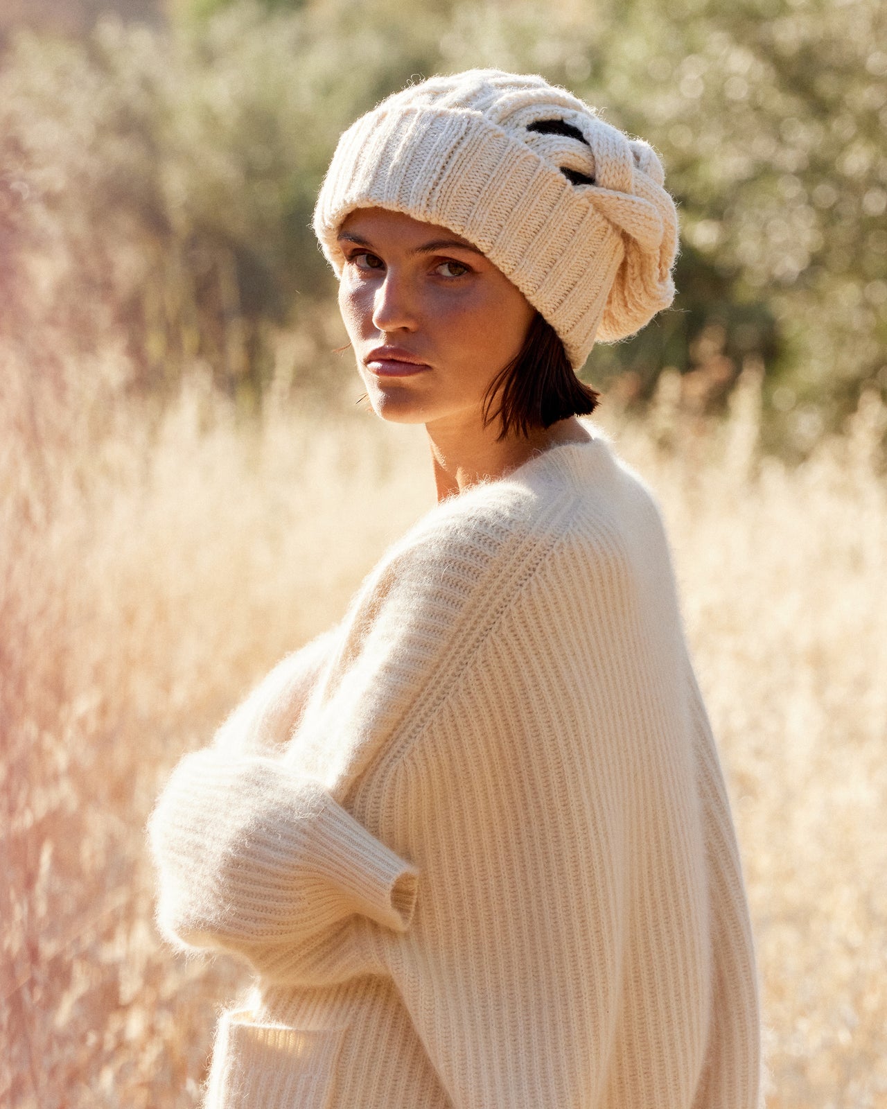 Bonnet en grosses mailles ajourées – écru : Accessoires Mes Demoiselles - Image 1