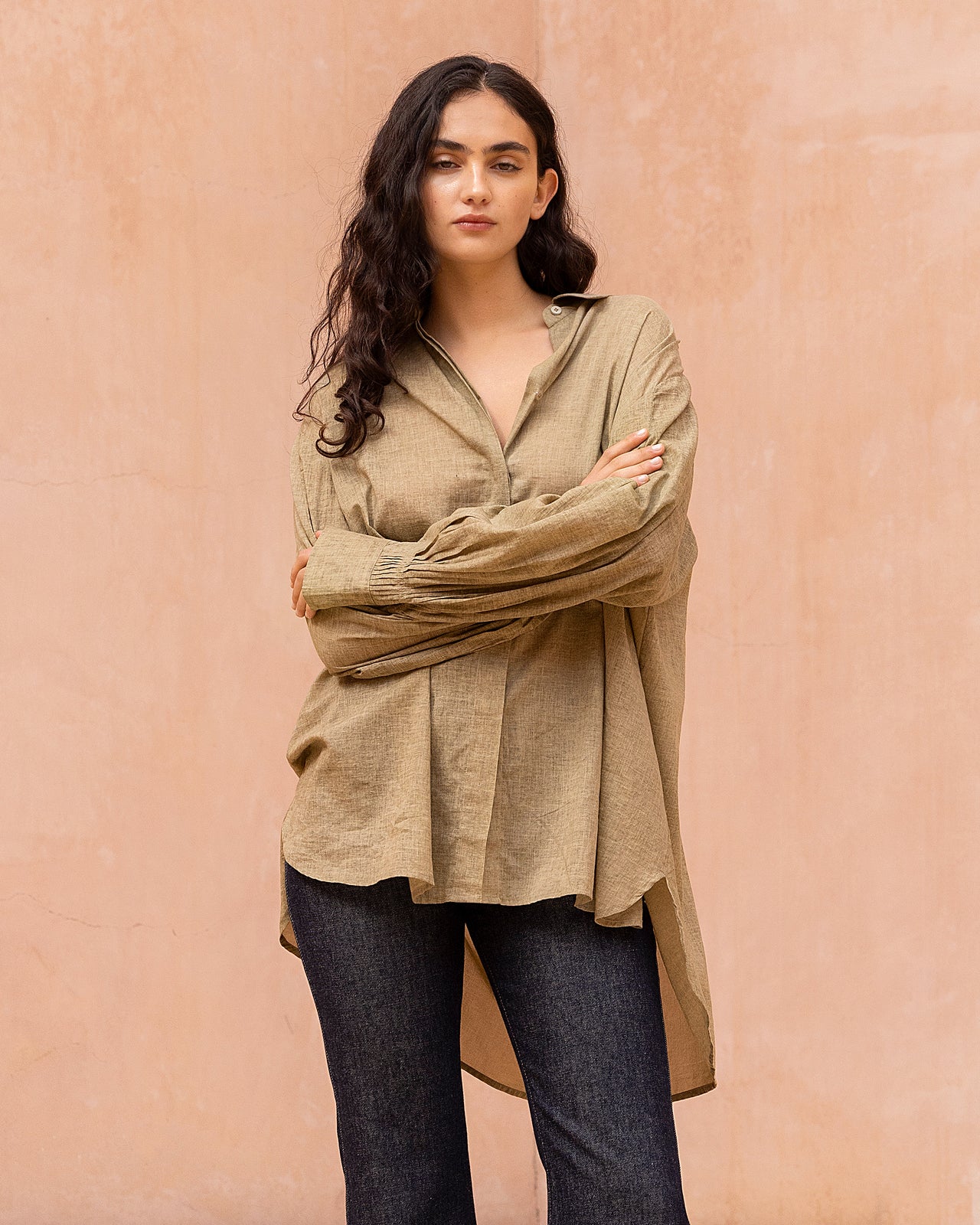 Chemise en coton biege structurée : Chemises & tops Mes Demoiselles - Image 2