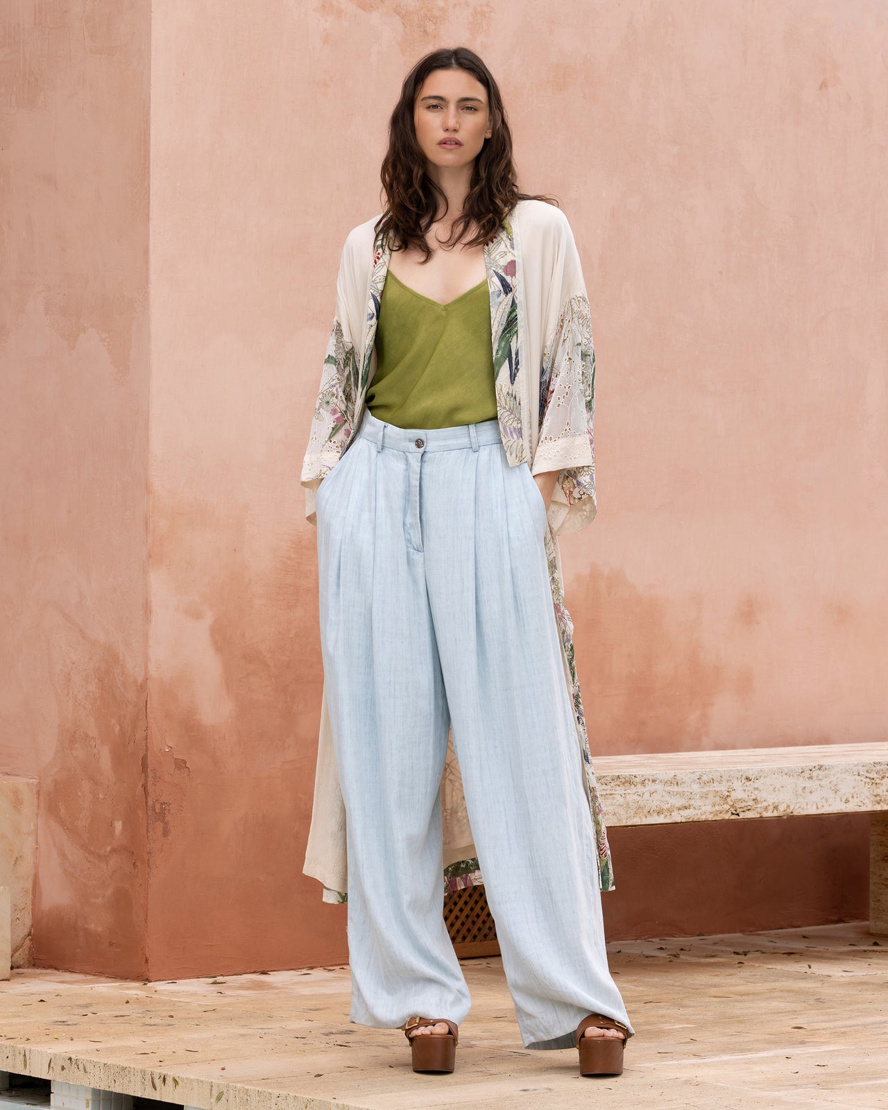 Pantalon fluide bleu ciel en tencel et lin : Pantalons & combinaisons Mes Demoiselles - Image 1