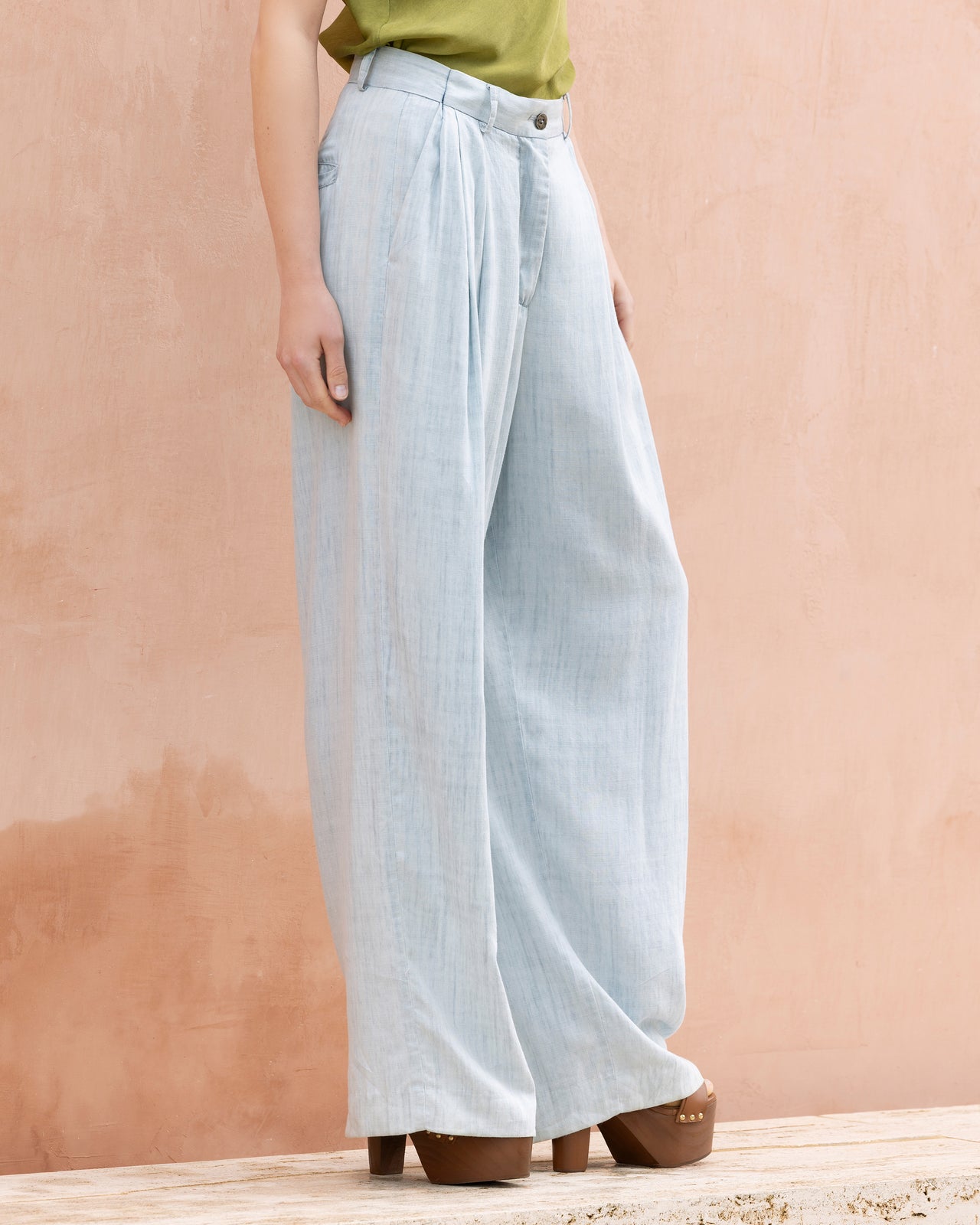 Pantalon Perry - Bleu : Pantalon fluide bleu ciel en tencel et lin Mes Demoiselles - Image 6