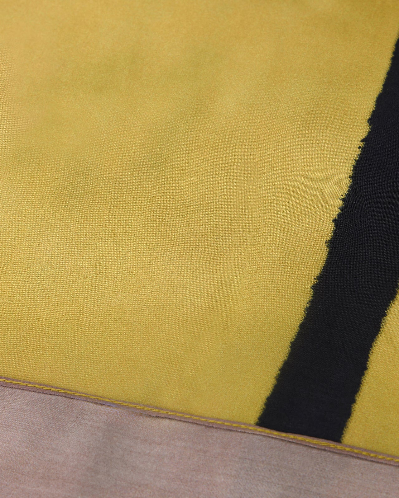 Foulard Sival - Sable : Etole en soie aux inspirations artistiques Mes Demoiselles - Image 4