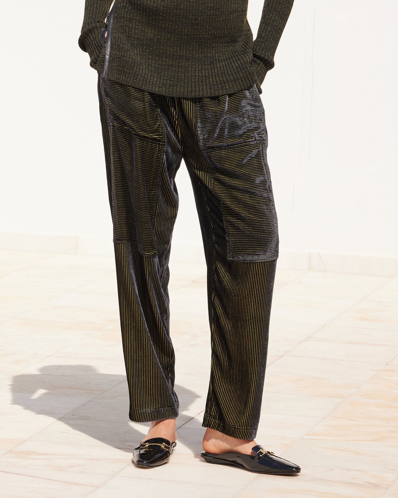 Pantalon en velours de soie dévoré - Vert : Pantalons & combinaisons Mes Demoiselles - Image 2