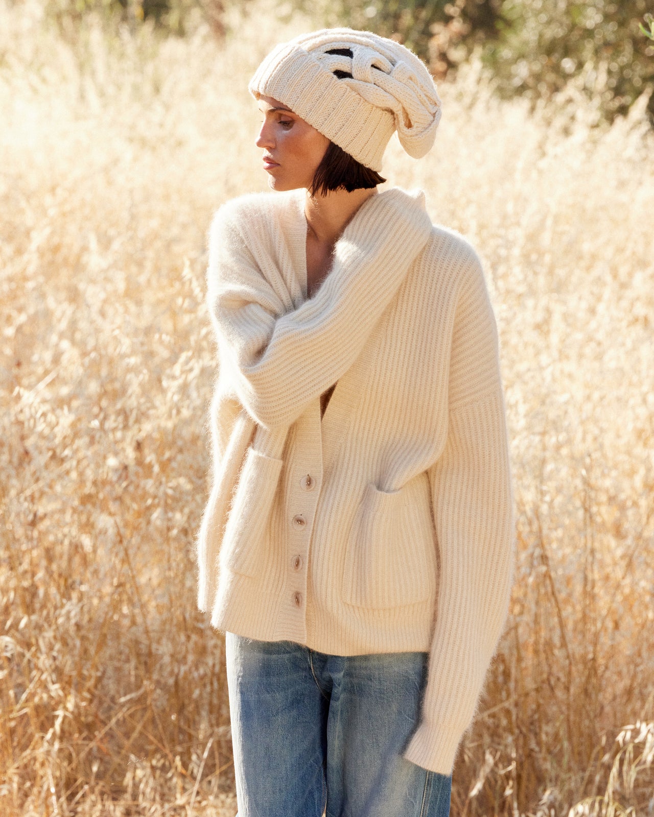 Cardigan écru en maille raccoon & laine – tricot côte anglaise : Pulls & gilets Mes Demoiselles - Image 3