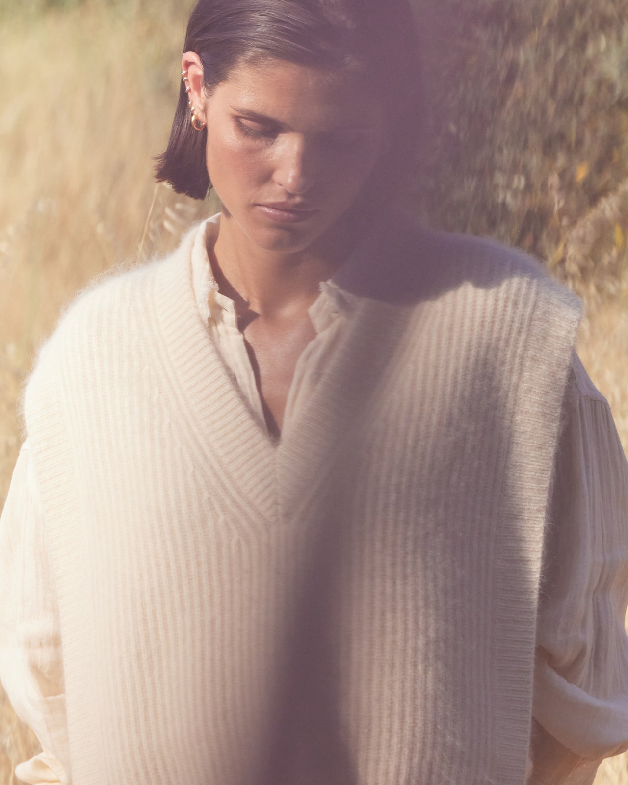 Top Wocca - Ivoire : Top poncho en maille écrue – raccoon & laine, côtes anglaises Mes Demoiselles - Image 4