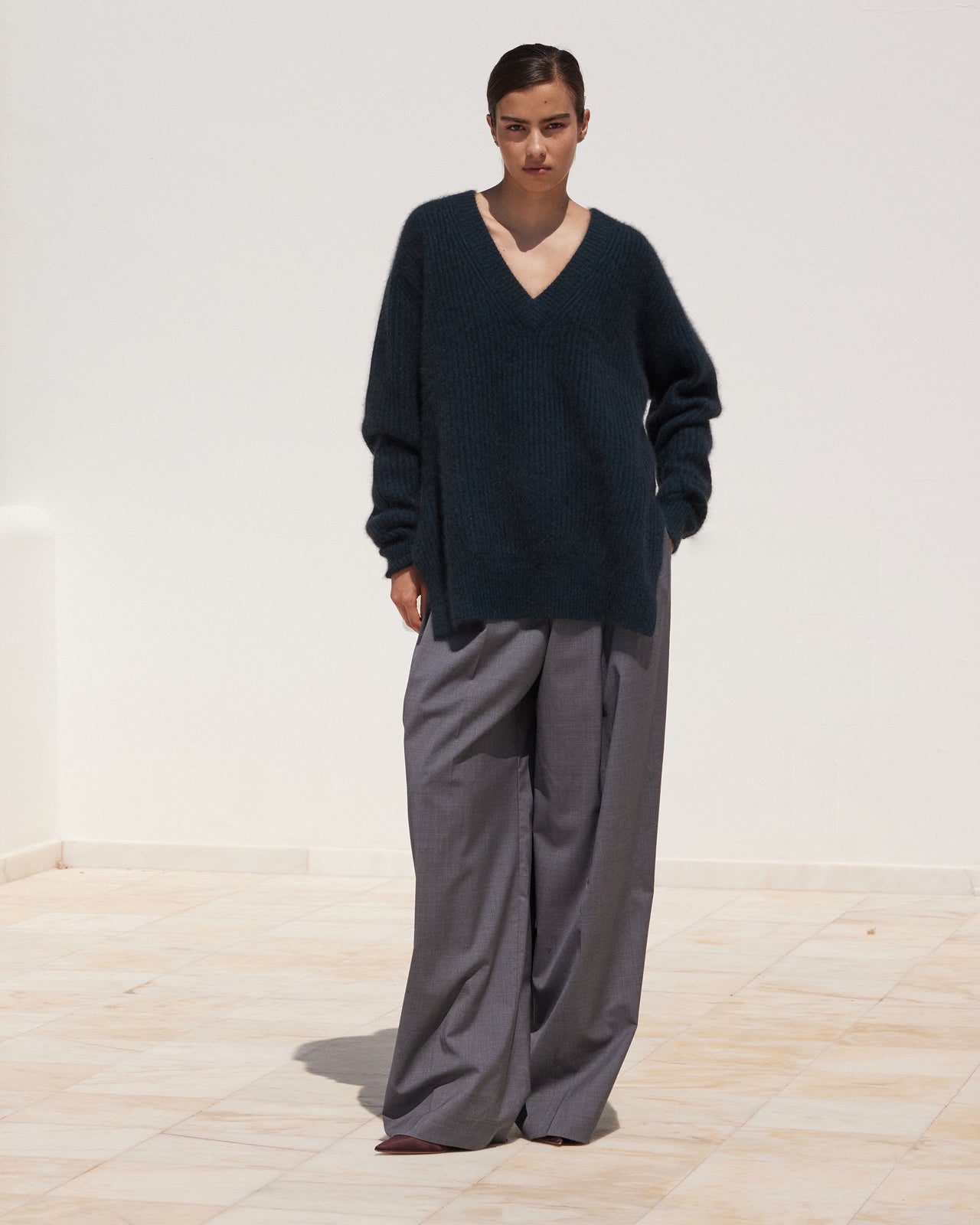 Pull droit en maille navy – laine & raccoon, côtes anglaises : Pulls & gilets Mes Demoiselles - Image 1