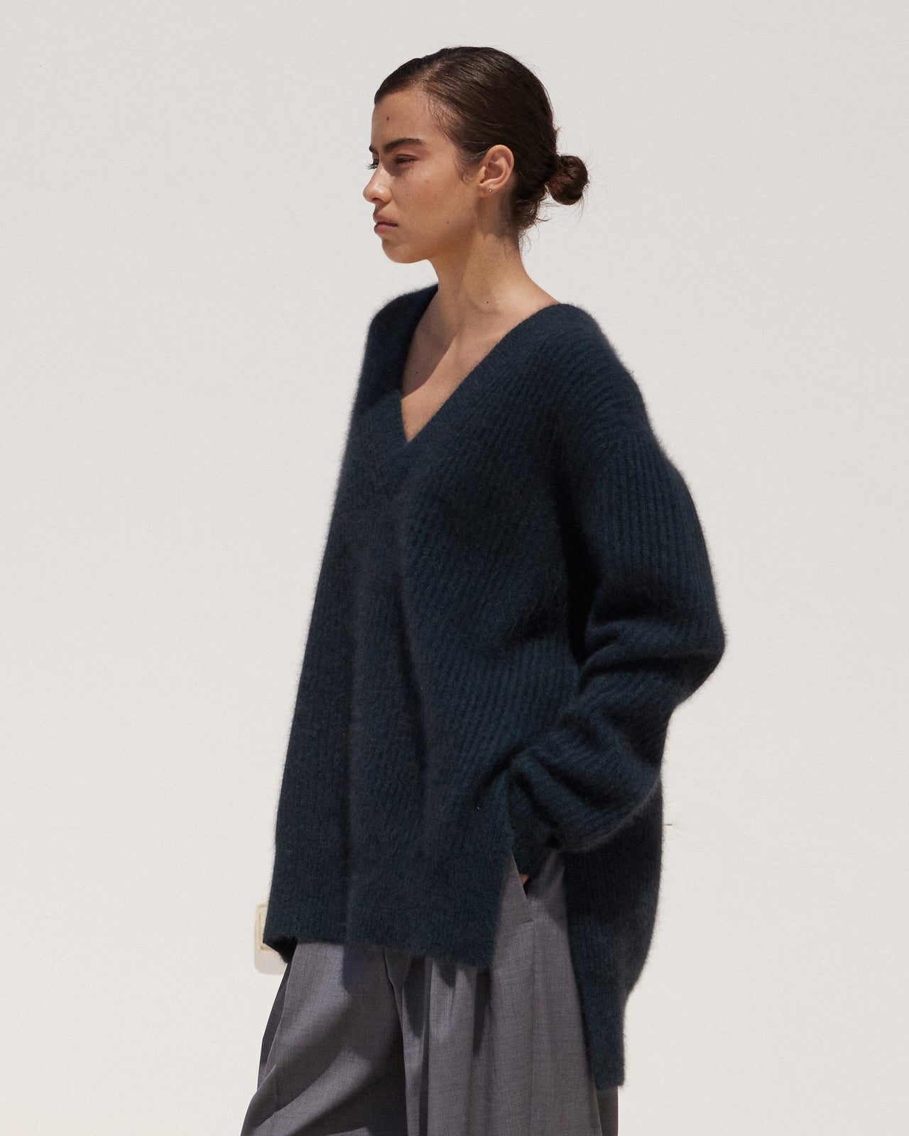 Pull droit en maille navy – laine & raccoon, côtes anglaises : Pulls & gilets Mes Demoiselles - Image 3