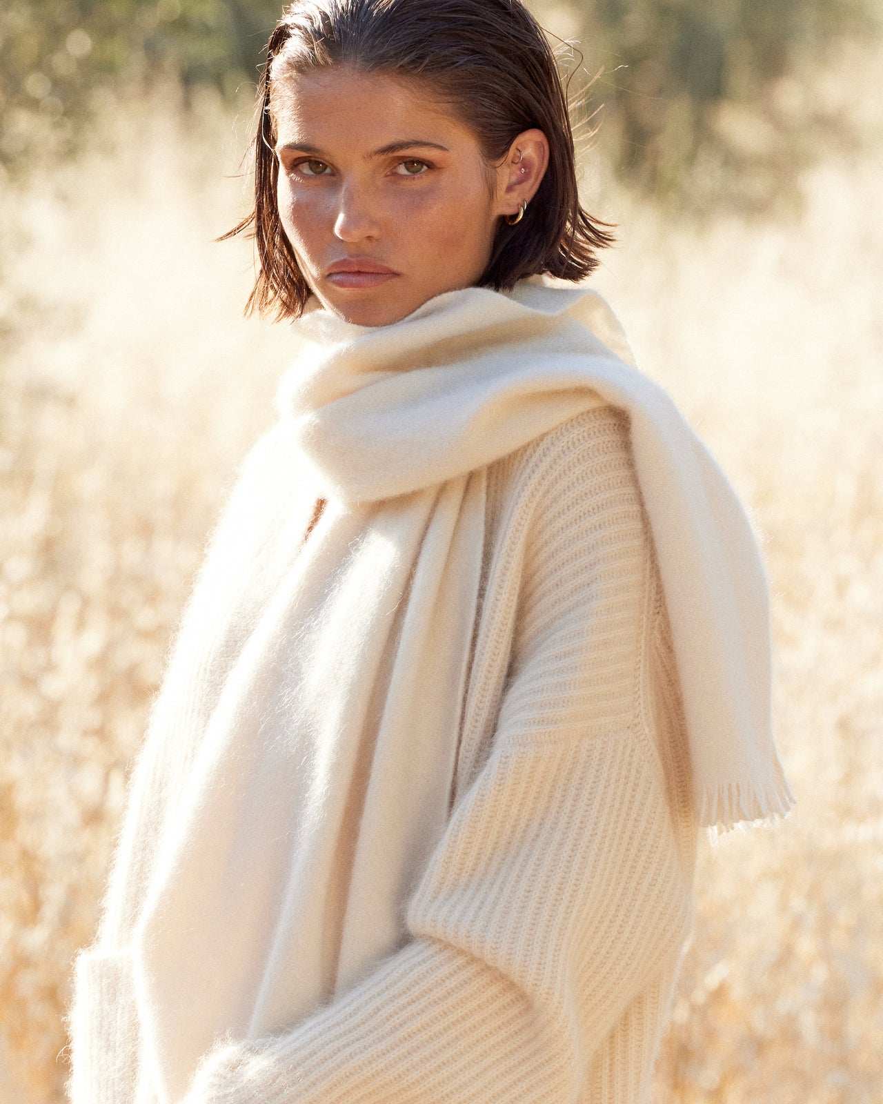 Écharpe tissée en laine & raccoon – écrue : Accessoires Mes Demoiselles - Image 2