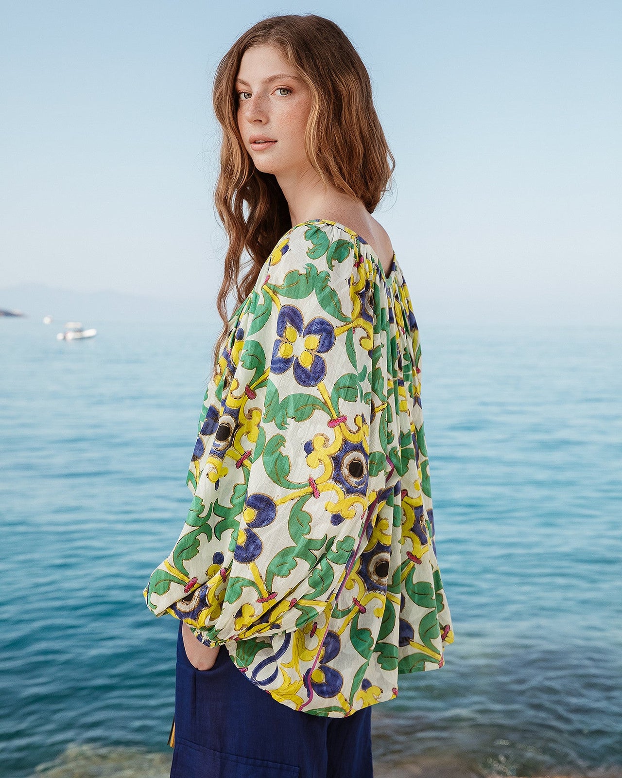 Blouse en coton multicolore imprimé placé : Chemises & tops Mes Demoiselles - Image 3