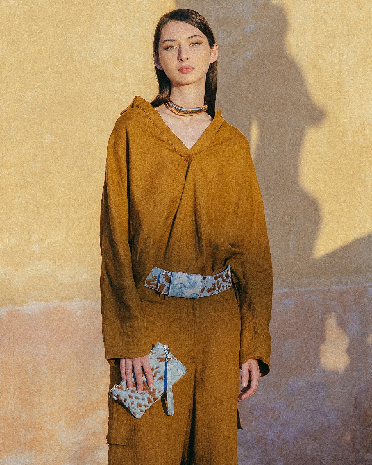 Blouse en toile de lin bronze : Chemises & tops Mes Demoiselles - Image 3