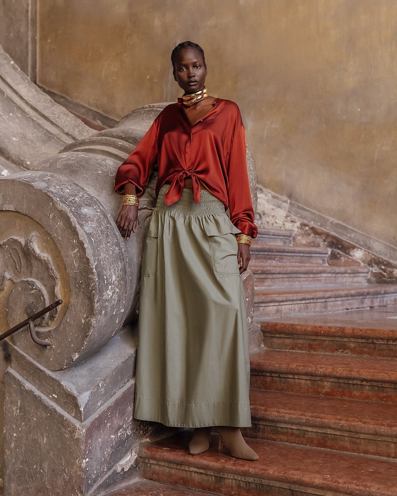 Chemise en satin de soie terracotta aux lignes épurées : Chemises & tops Mes Demoiselles - Image 1