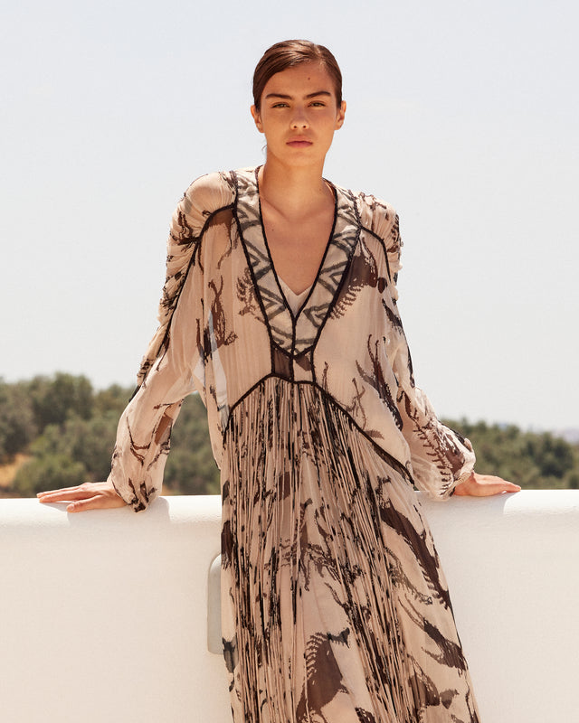 Robe longue en chiffon de viscose – motif beige & marron foncé : Robes Mes Demoiselles - Image 3