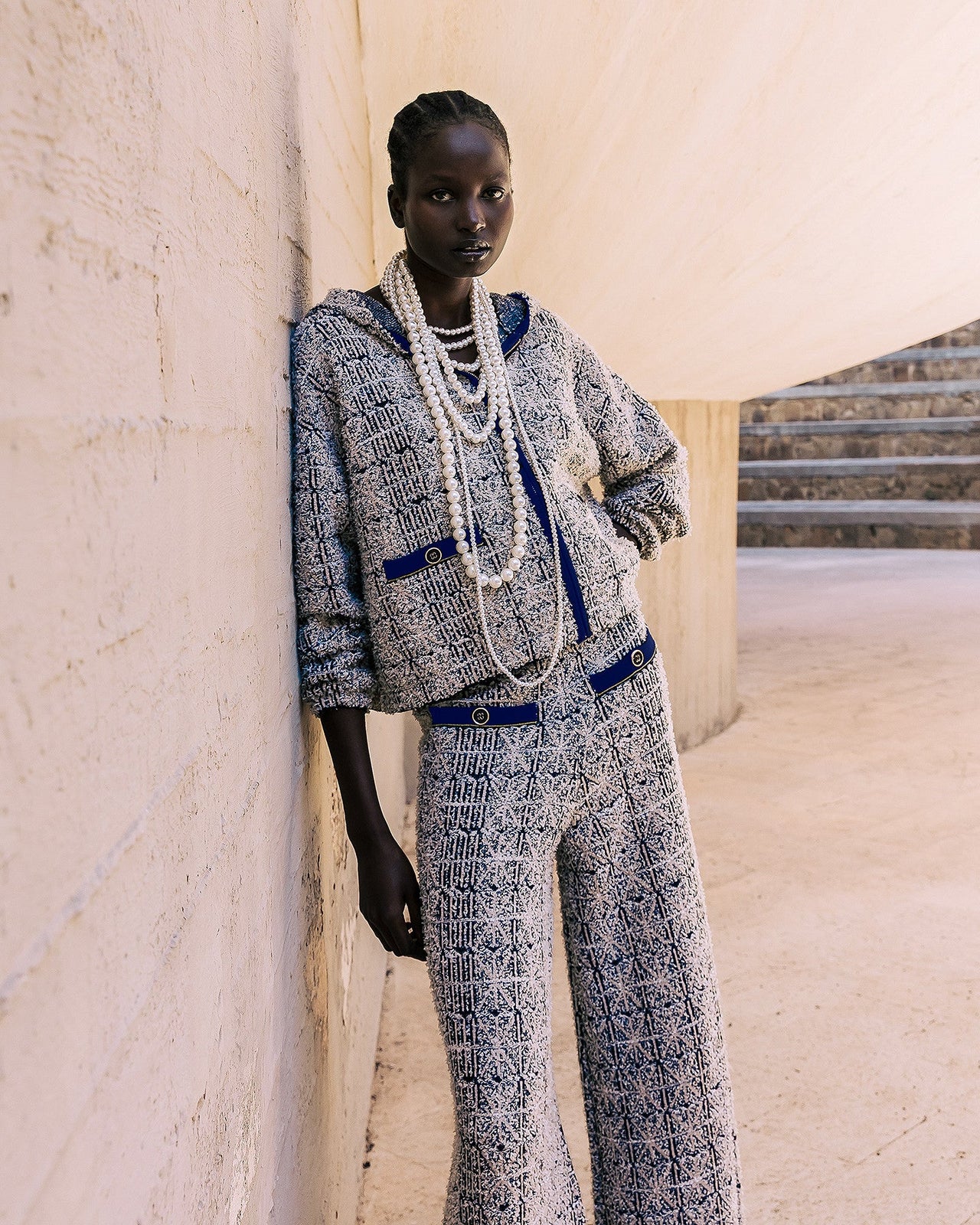 Cardigan Cana - Bleu Electrique : Cardigan court en tweed navy et ecru Mes Demoiselles - Image 5