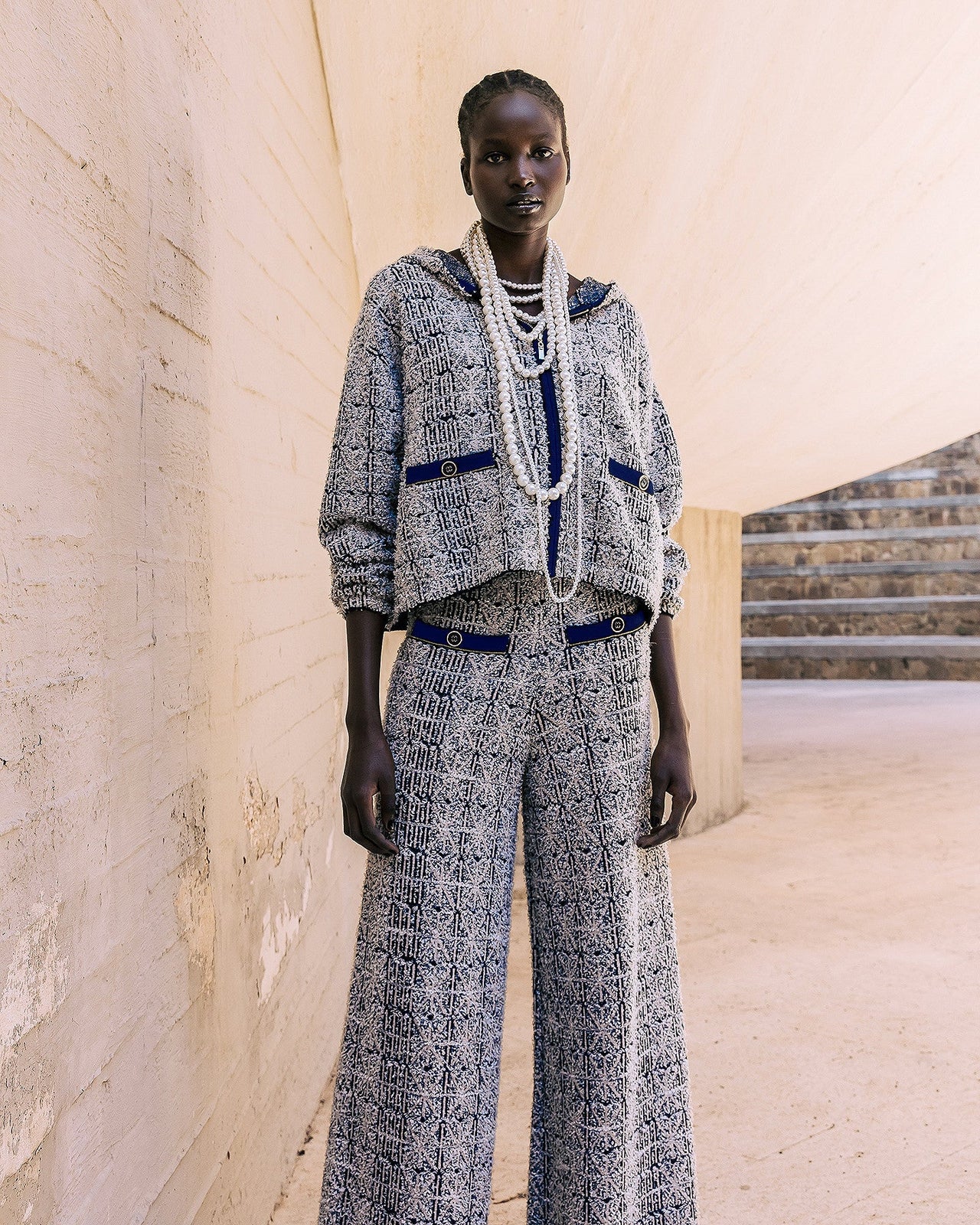 Cardigan Cana - Bleu Electrique : Cardigan court en tweed navy et ecru Mes Demoiselles - Image 8