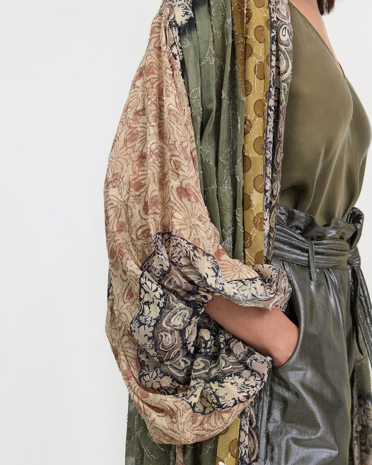 Chemise Sage - Vert : Robe chemise en jacquard viscose et patch Mes Demoiselles - Image 5