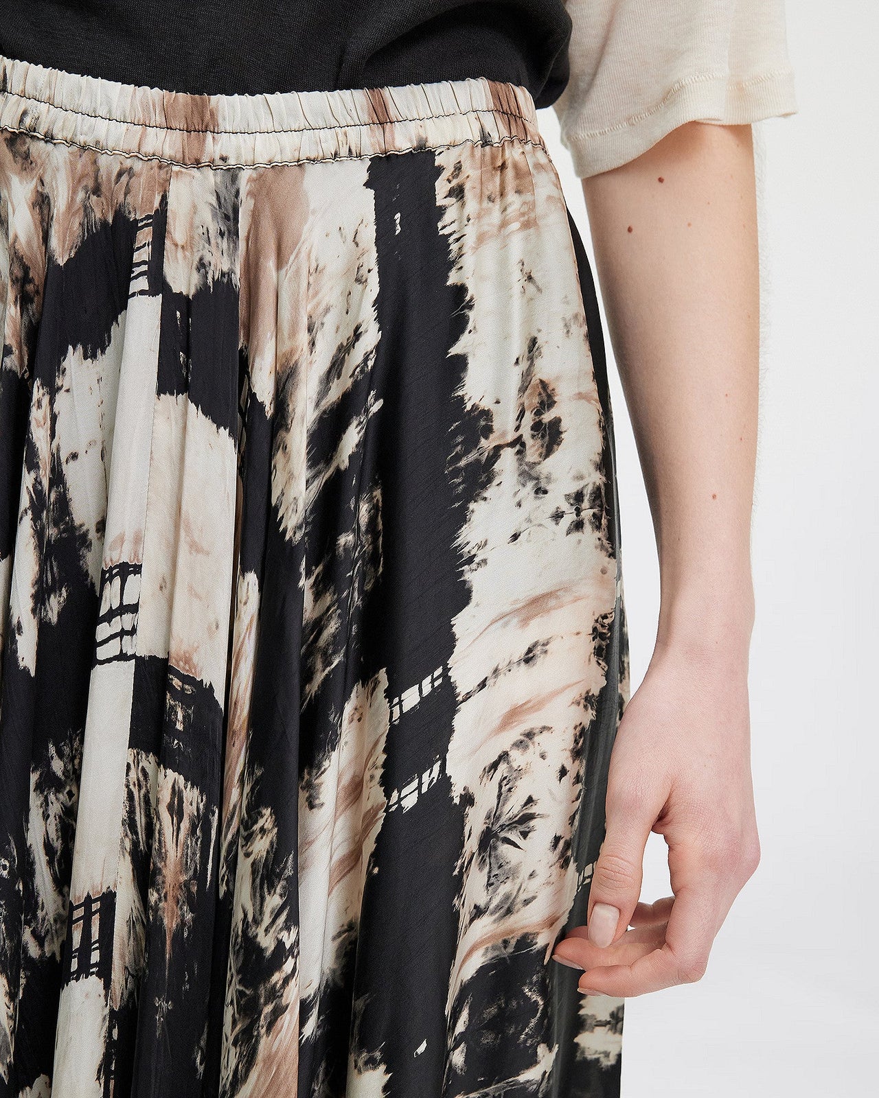LA JUPE FRIM NOIR BEIGE | MES DEMOISELLES PARIS - Image 4