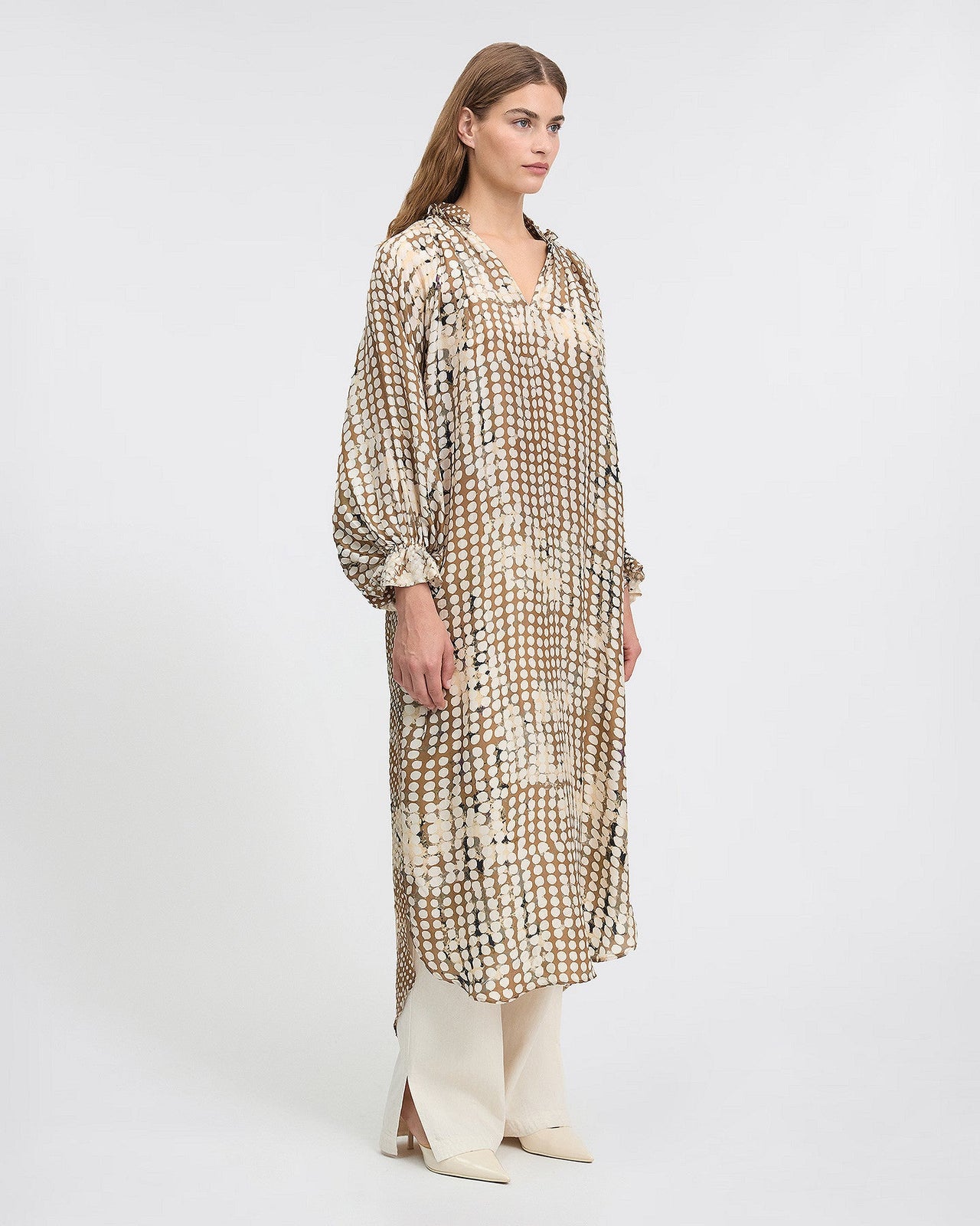 Robe féminine en soie imprimé pois beige : Robes Mes Demoiselles - Image 2