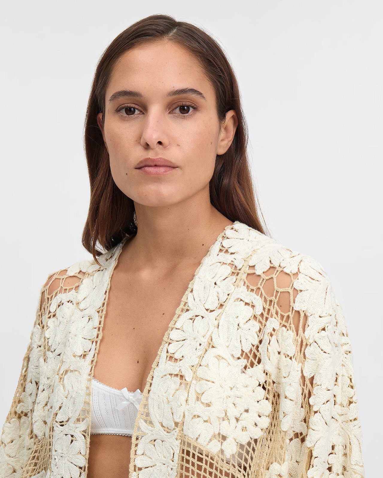 Gilet Drenna - Ivoire : Veste kimono courte au crochet couleur noire Mes Demoiselles - Image 5