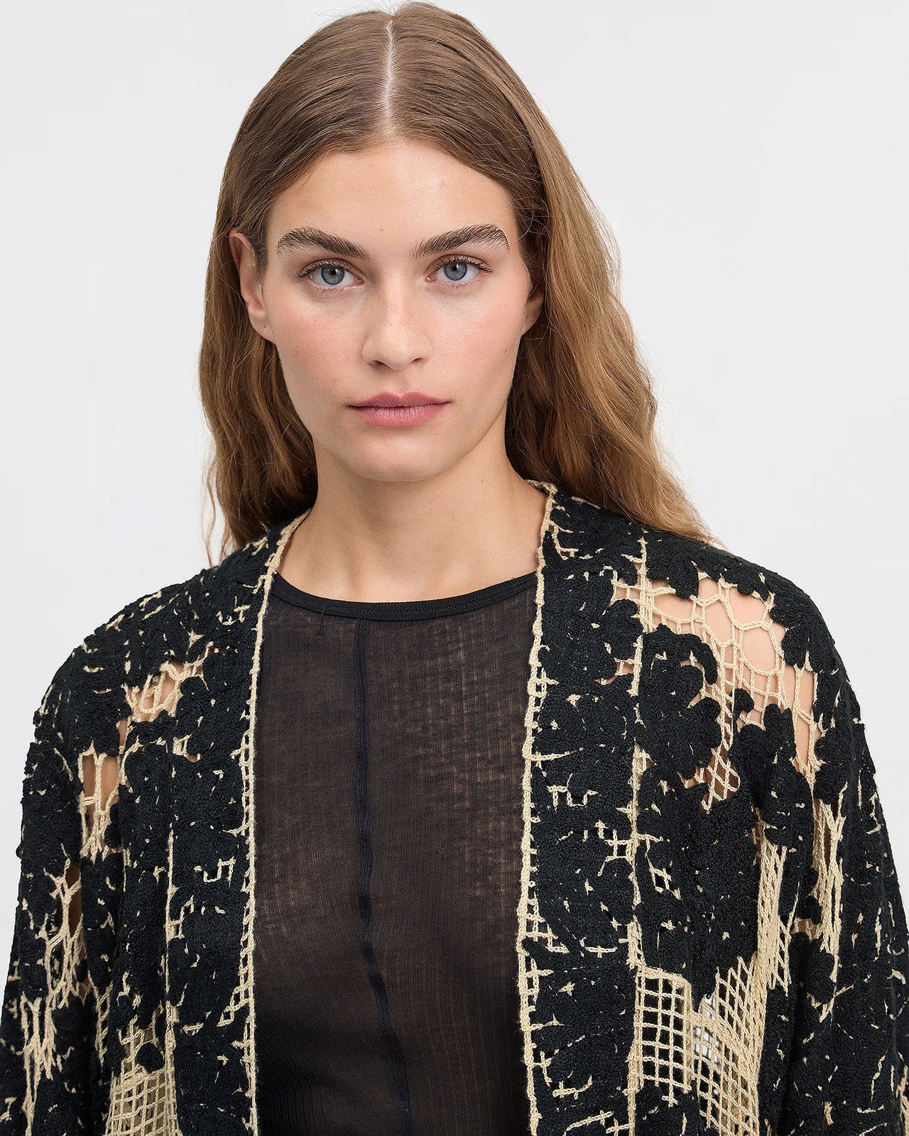 Gilet Drenna - Noir : Veste kimono courte au crochet couleur noire Mes Demoiselles - Image 5