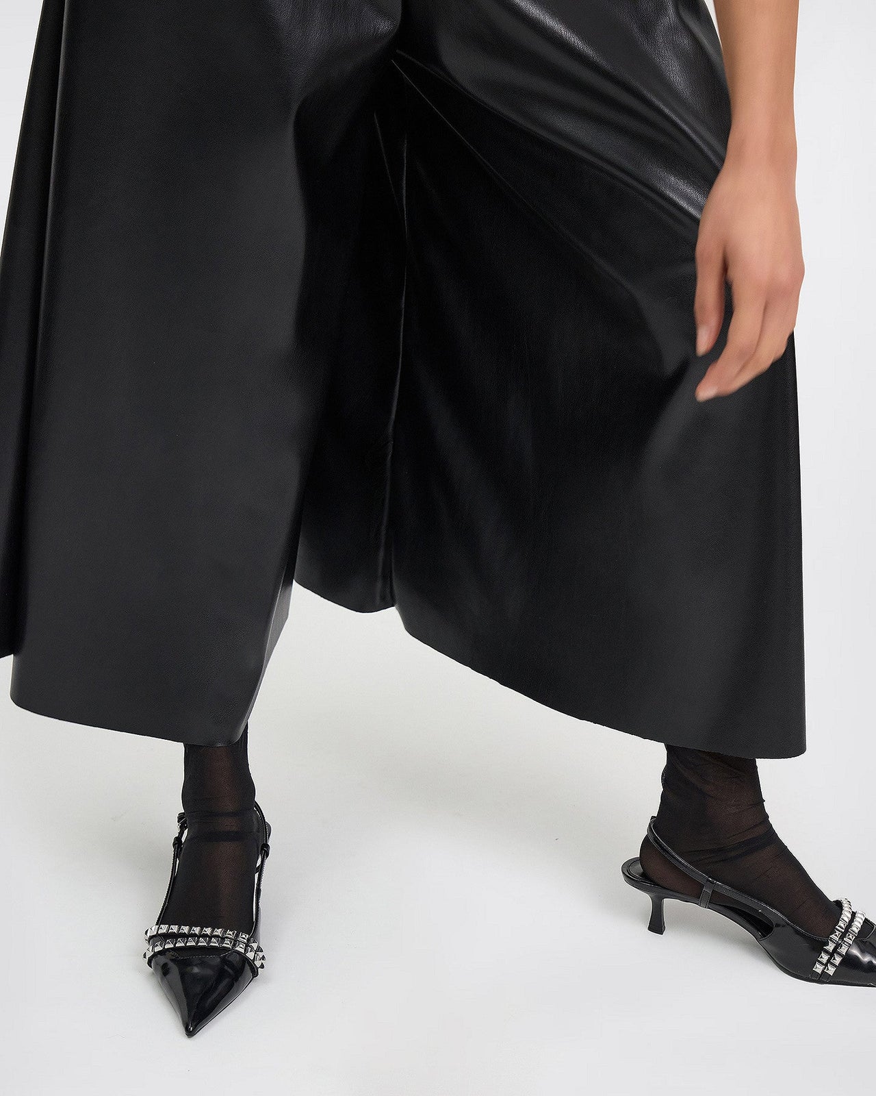 Pantalon Lim - Noir : Jupe-culotte en simili-cuir noir Mes Demoiselles - Image 6