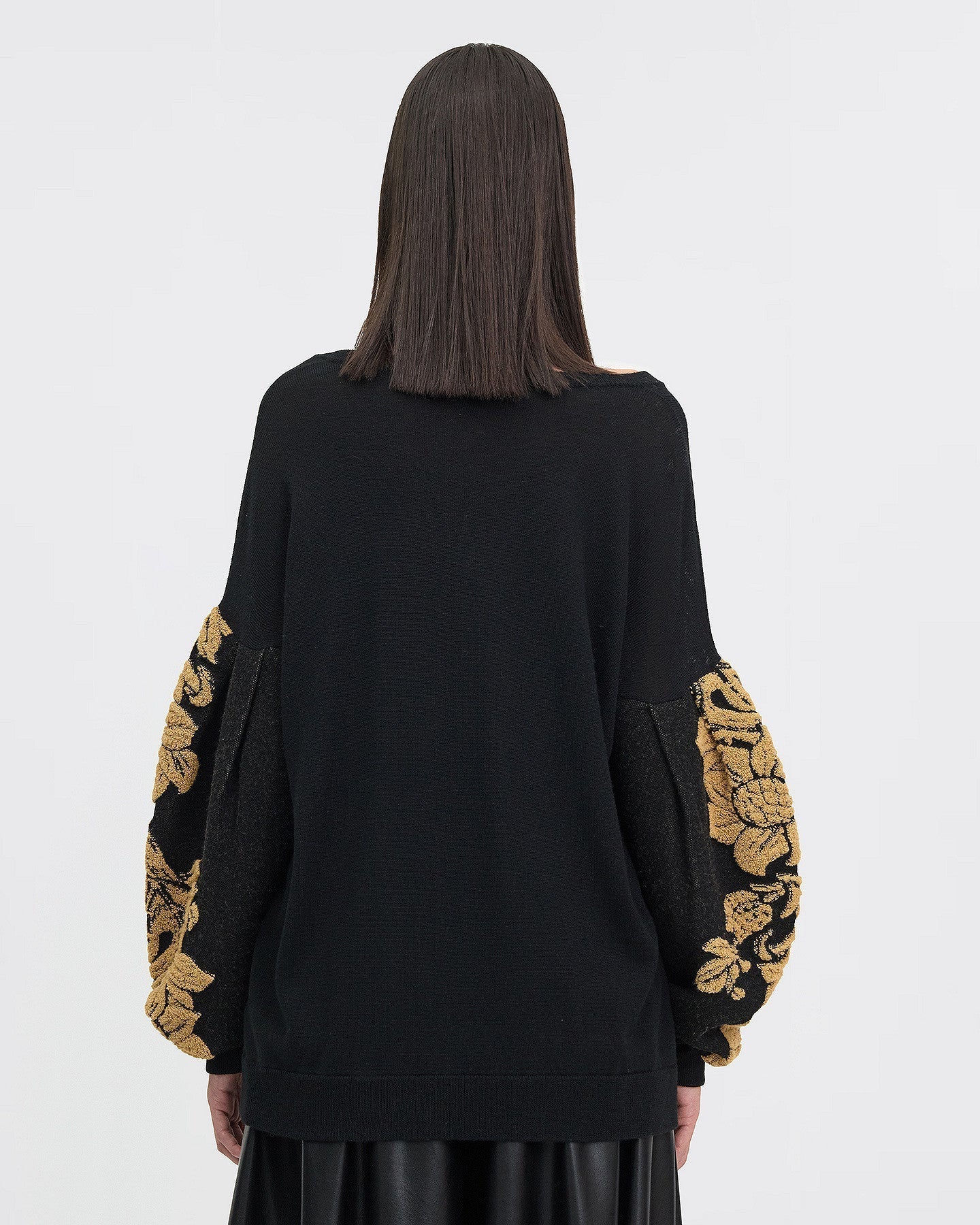 LE PULL ARWEN NOIR ET FLEURS JAUNE | MES DEMOISELLES PARIS