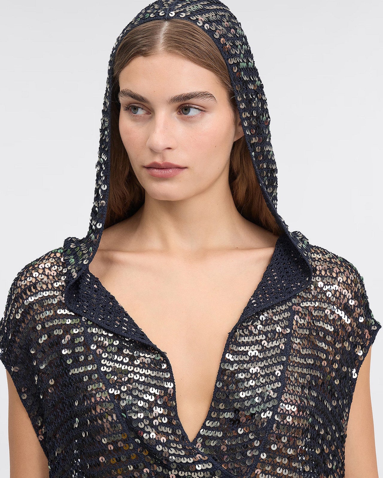 Pull Caspian - Noir : Sweater à capuche en sequins kaki clair Mes Demoiselles - Image 5